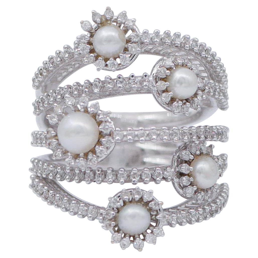 Diamants, perles, bague en or blanc 18 carats