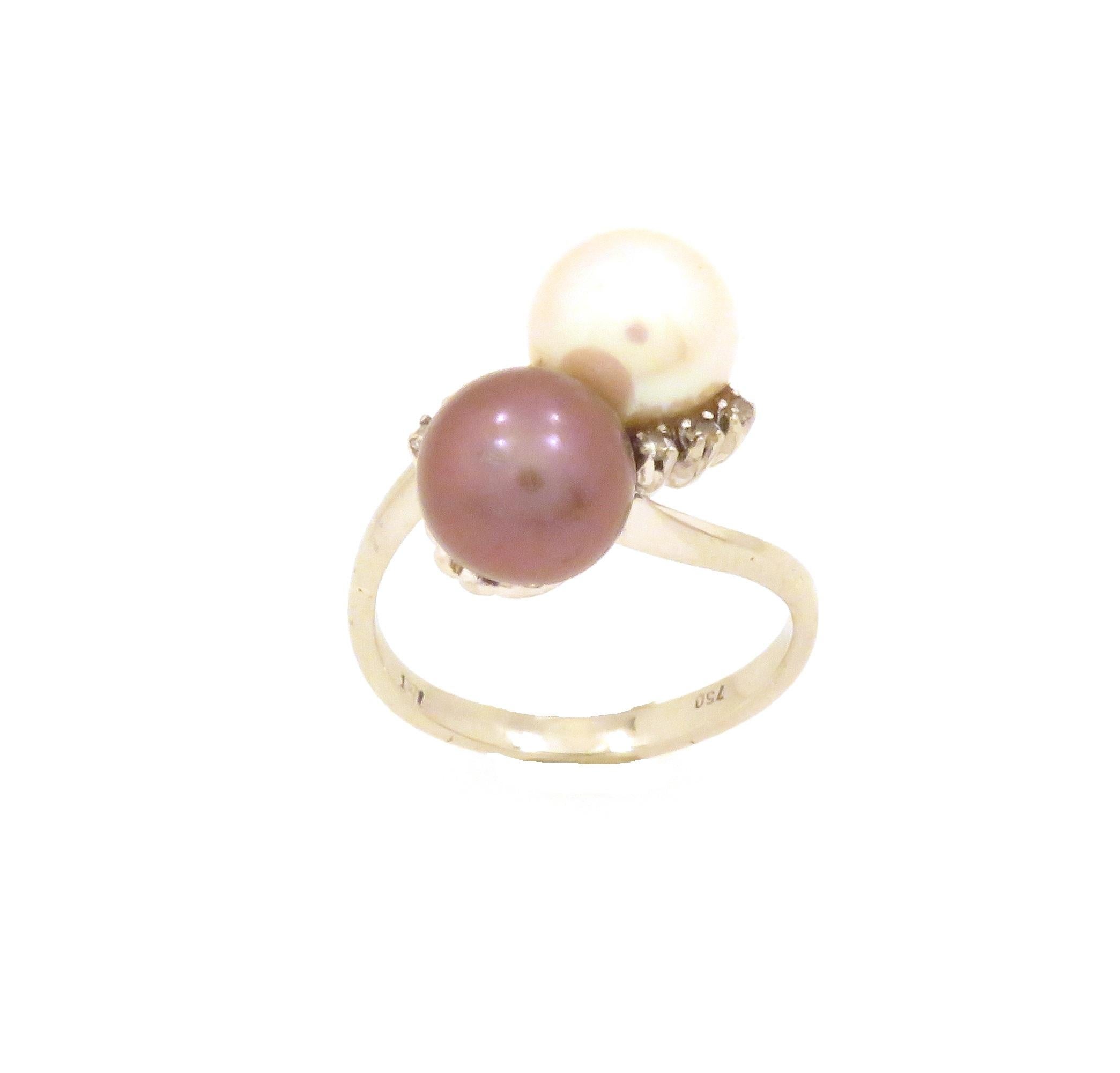 Diamonds Pearls 18 Karat White Gold Vintage Ring Handcrafted in Italy For Sale 3