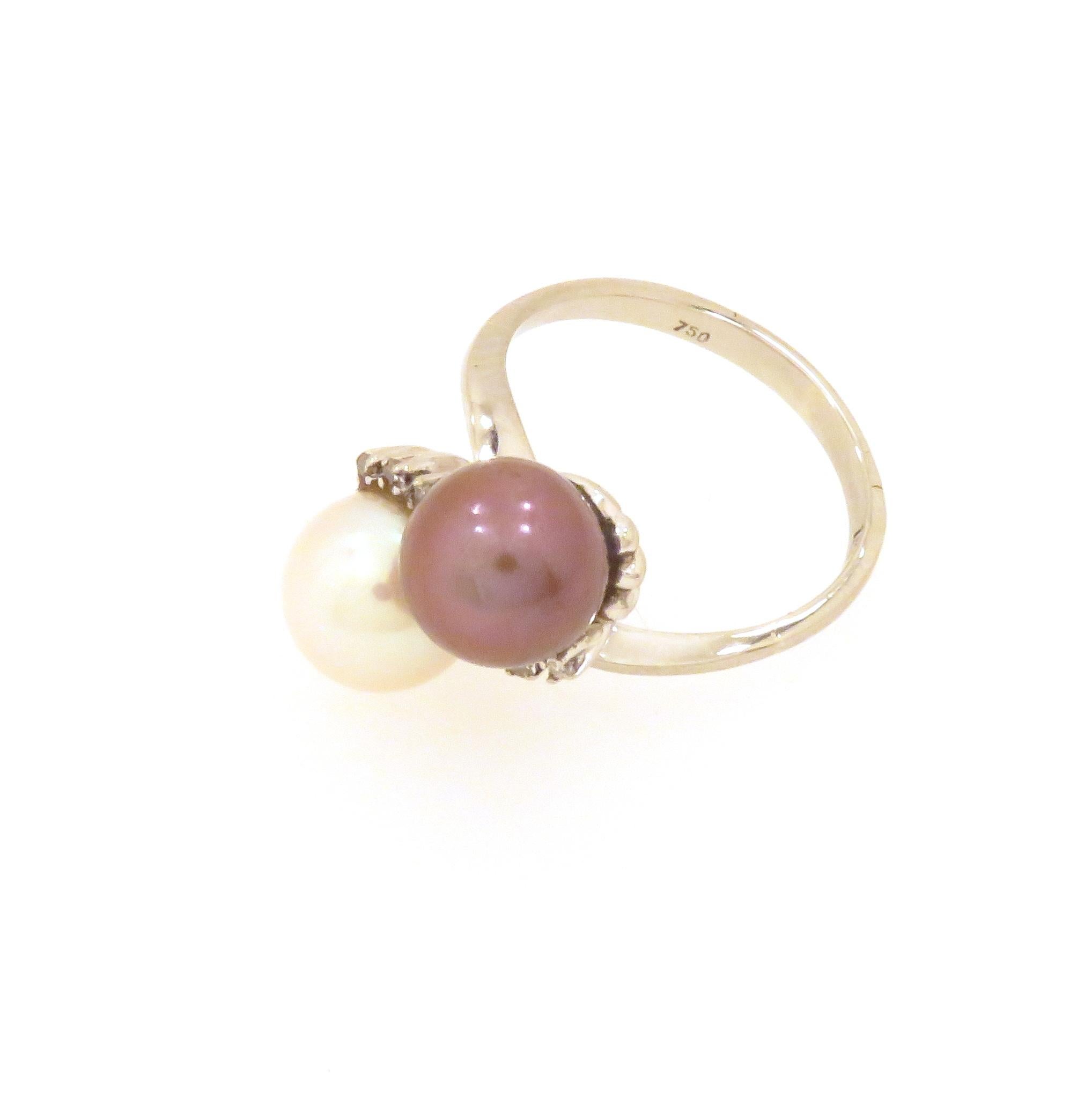 Women's Diamonds Pearls 18 Karat White Gold Vintage Ring Handcrafted in Italy For Sale