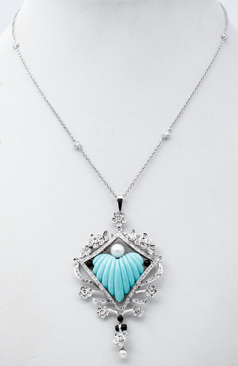 SHIPPING POLICY:
No additional costs will be added to this order.
Shipping costs will be totally covered by the seller (customs duties included).

Beautiful necklace mounted with a pendant in platinum structure mounted with an heart shape of