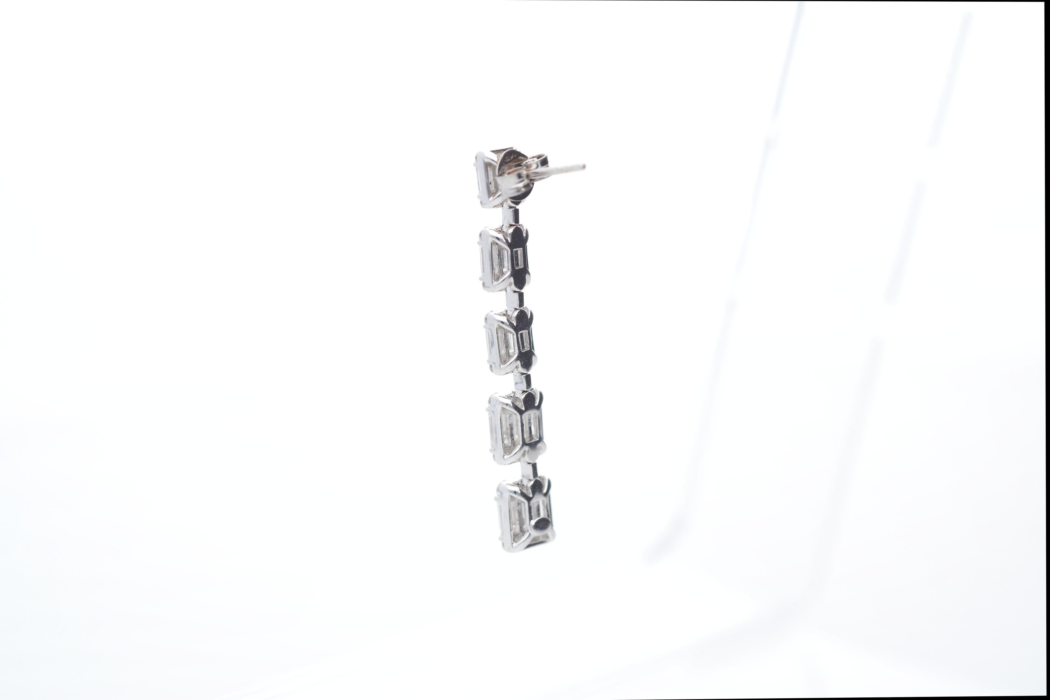 3.65 ct Drop Earrings of Diamonds, Diamond and Baguette Cut. 18 Kt White Gold For Sale 6