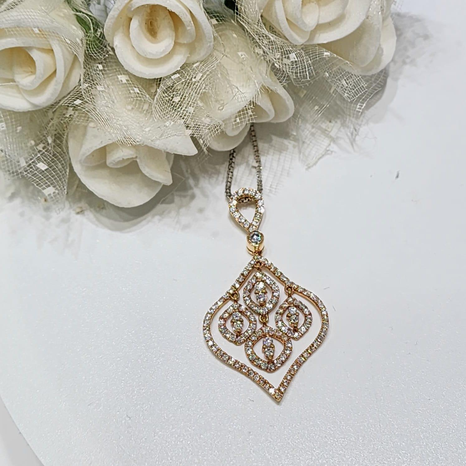 Diamonds Pendant in 18 Karat Rose Gold en Nuevo estado para la venta en Hong Kong, HK