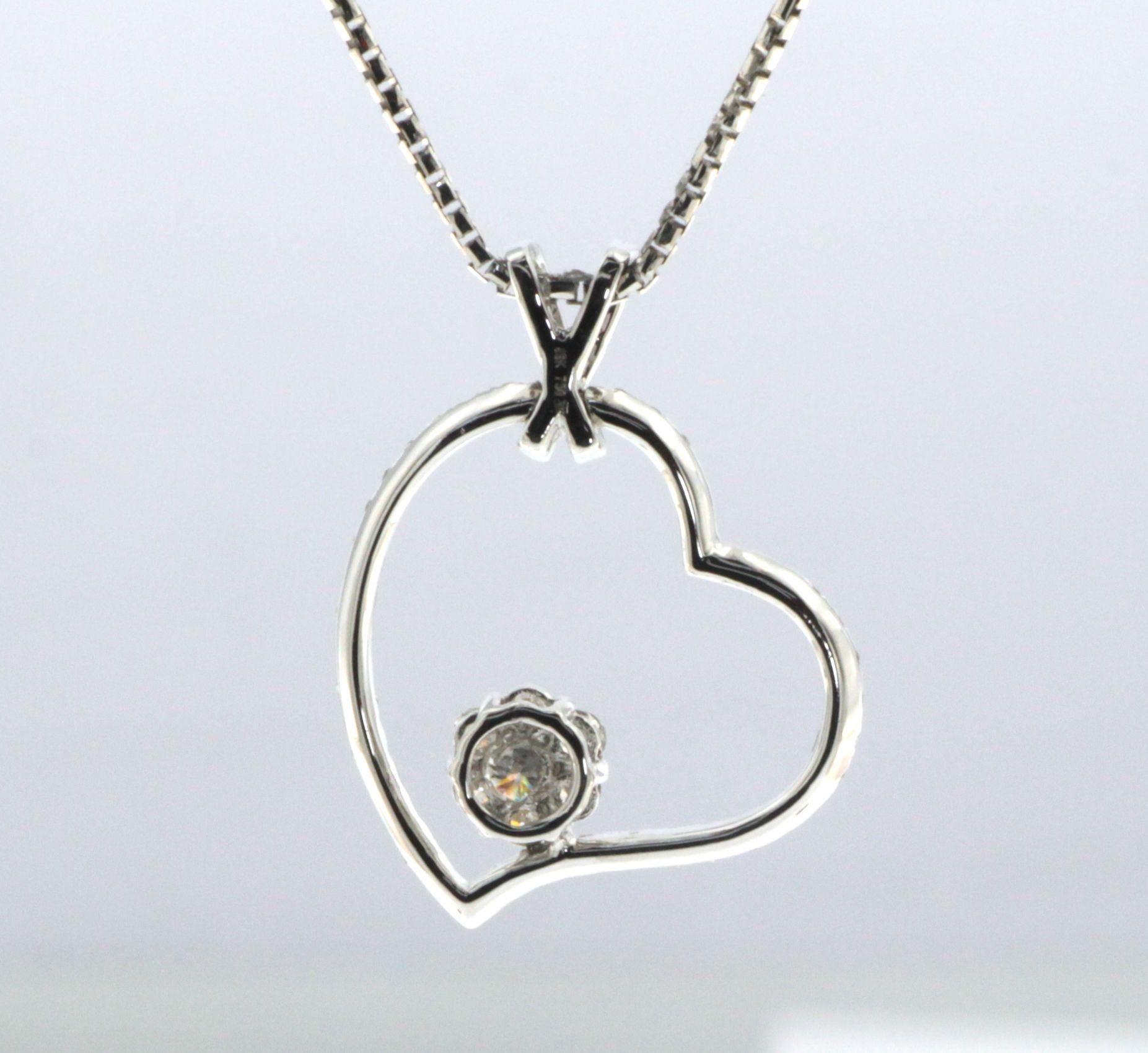 Diamanten-Anhänger aus 18 Karat Weißgold (Modernistisch) im Angebot