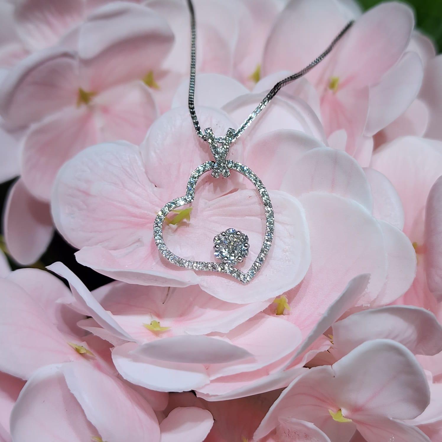 Diamanten-Anhänger aus 18 Karat Weißgold Damen im Angebot