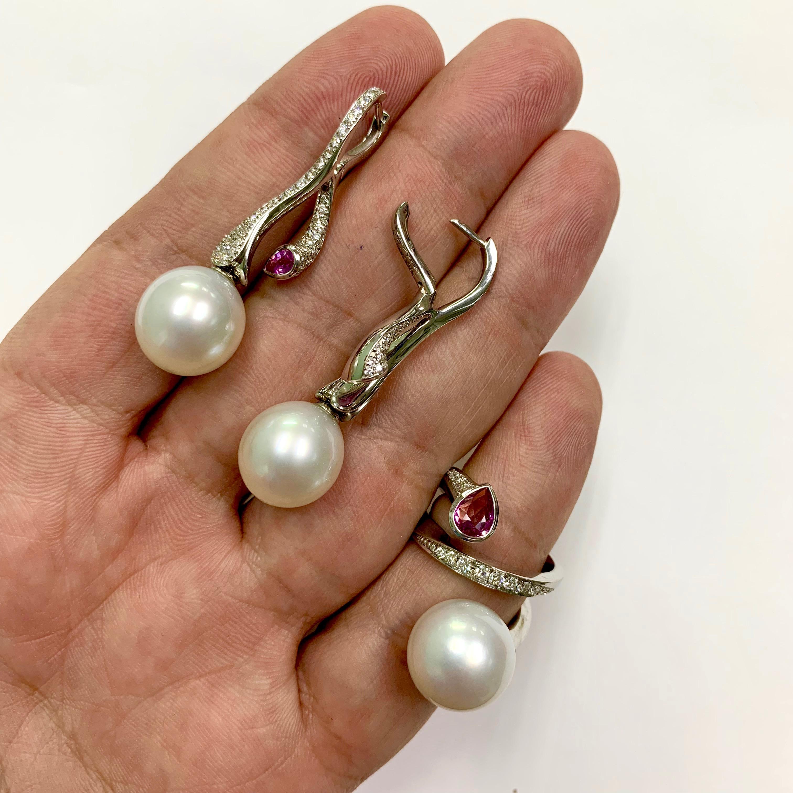 Diamonds Pink Sapphire South Sea Pearl 18 Karat White Gold Ring Earrings Suite In New Condition In Bangkok, TH