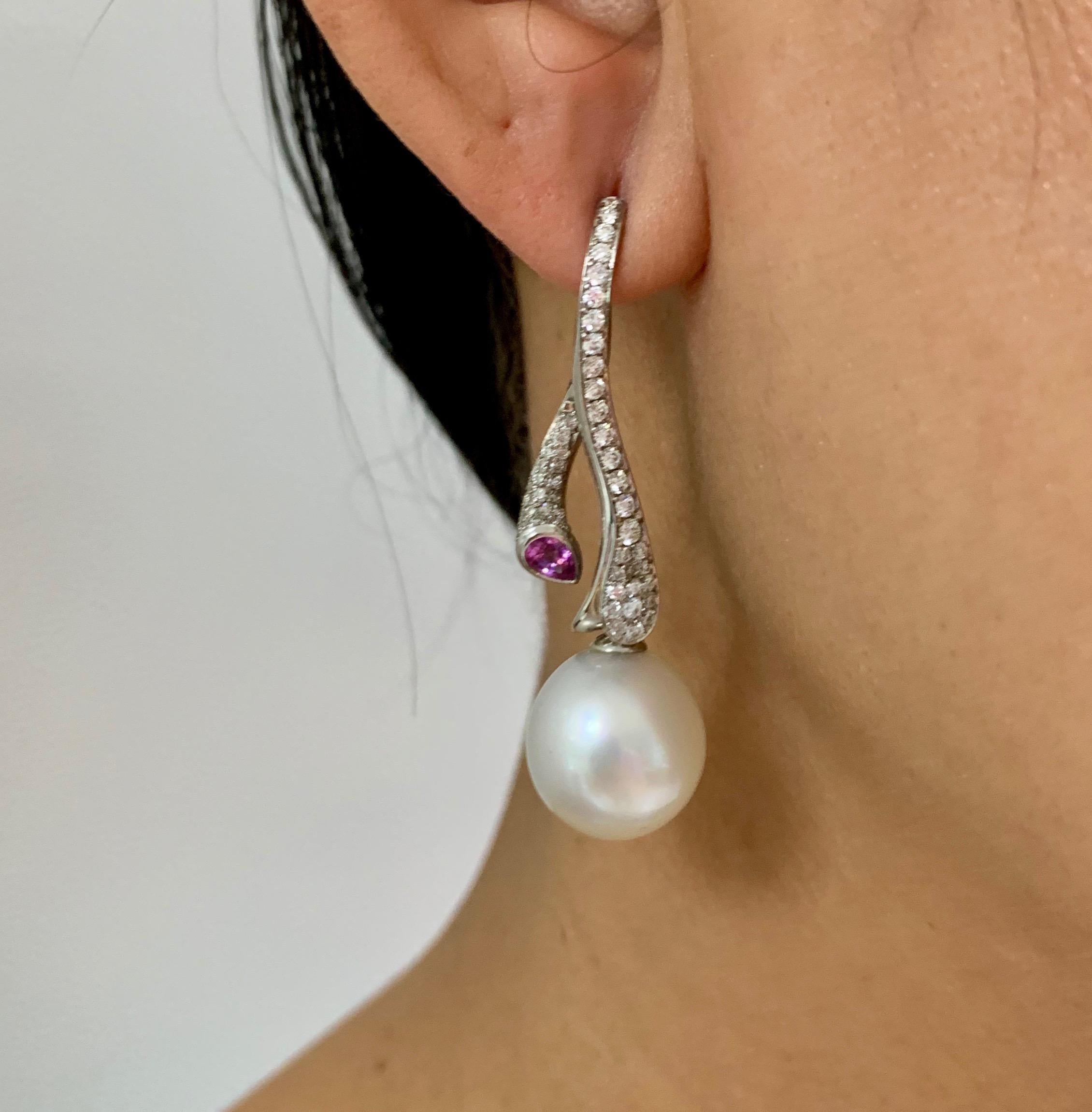 Diamonds Pink Sapphire South Sea Pearl 18 Karat White Gold Ring Earrings Suite For Sale 3
