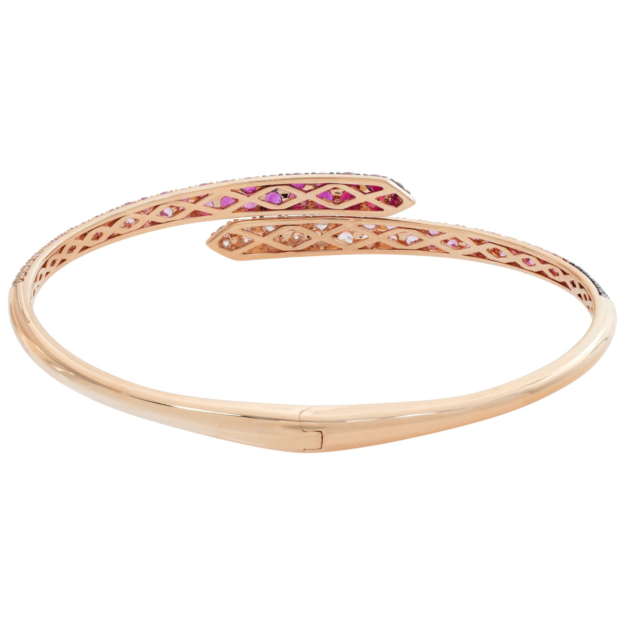 Diamonds, pink sapphires, and rubies 18k rose gold Bangle In Excellent Condition For Sale In Surfside, FL