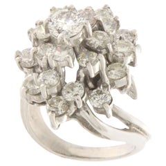 Bague cocktail en platine avec diamants