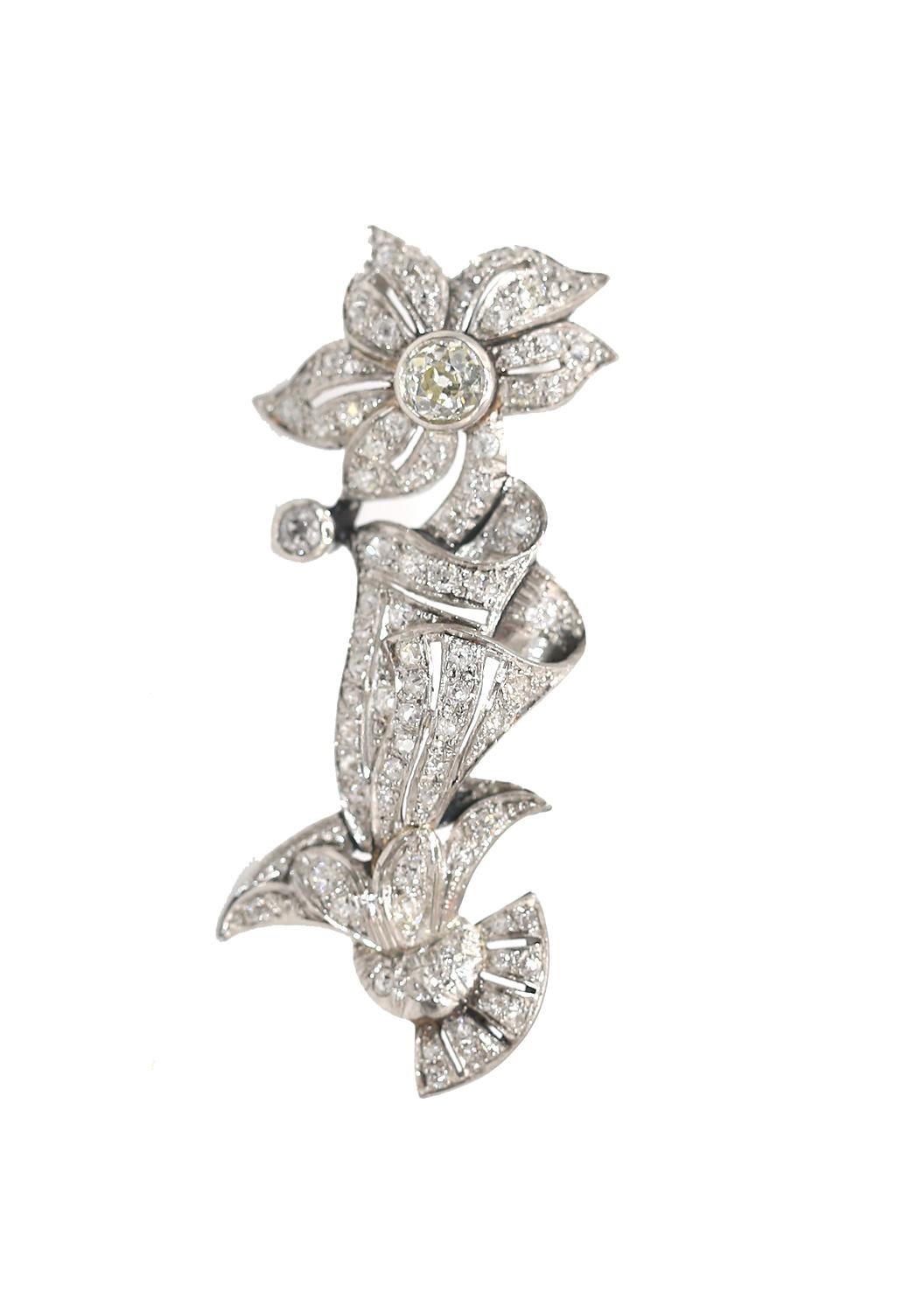 Broche de flor de ramo de oporto con diamantes, 1890 Corte redondo