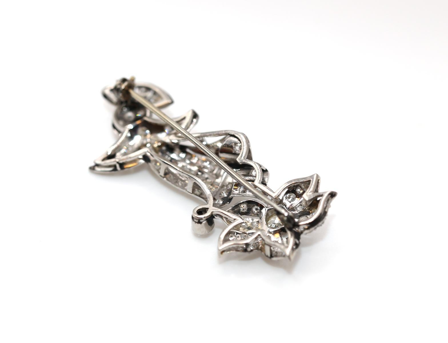 Femenino o masculino Broche de flor de ramo de oporto con diamantes, 1890