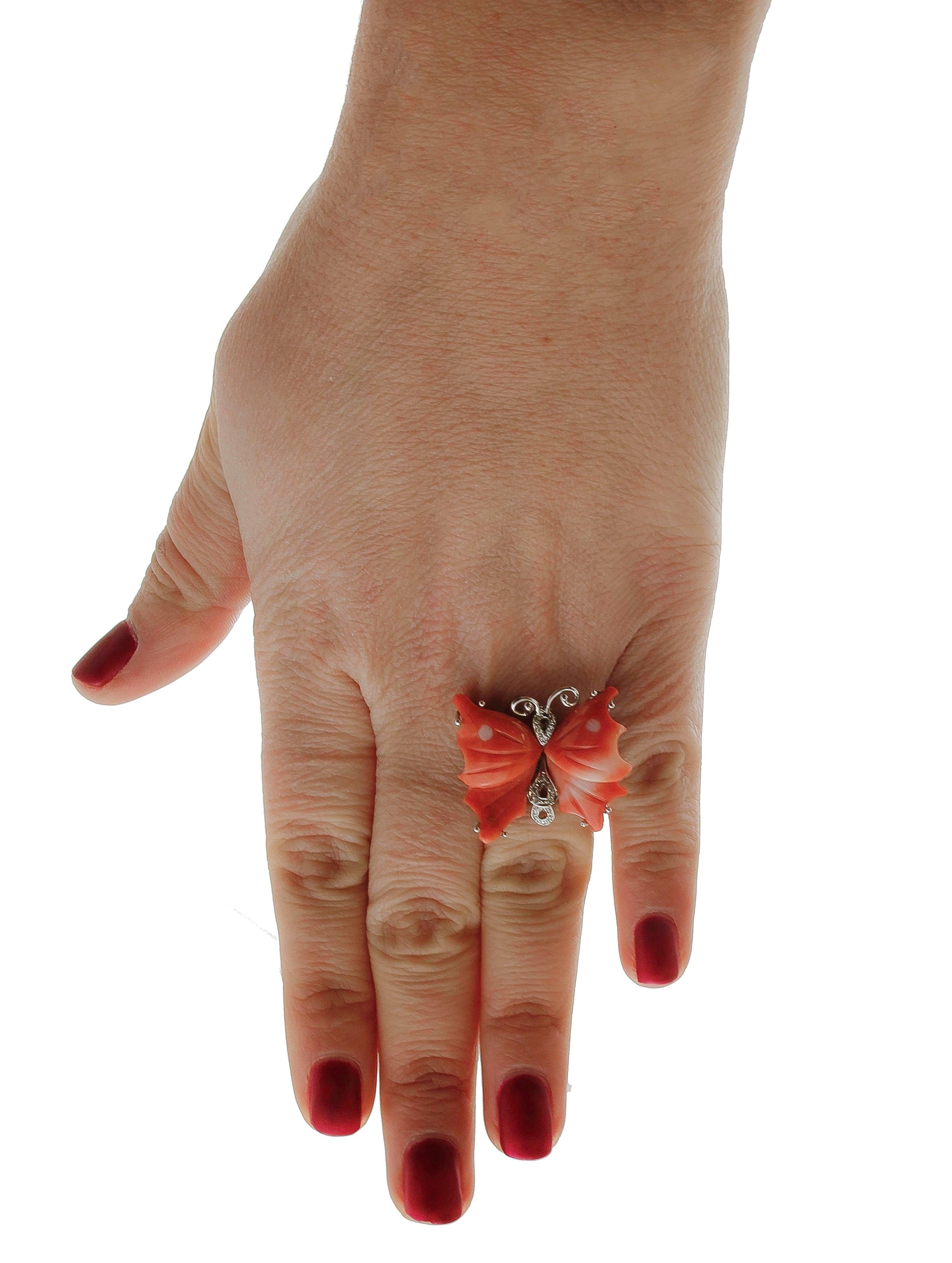 Diamonds, Red Coral, White Gold Butterfly Design Fashion Ring In Good Condition For Sale In Marcianise, Marcianise (CE)