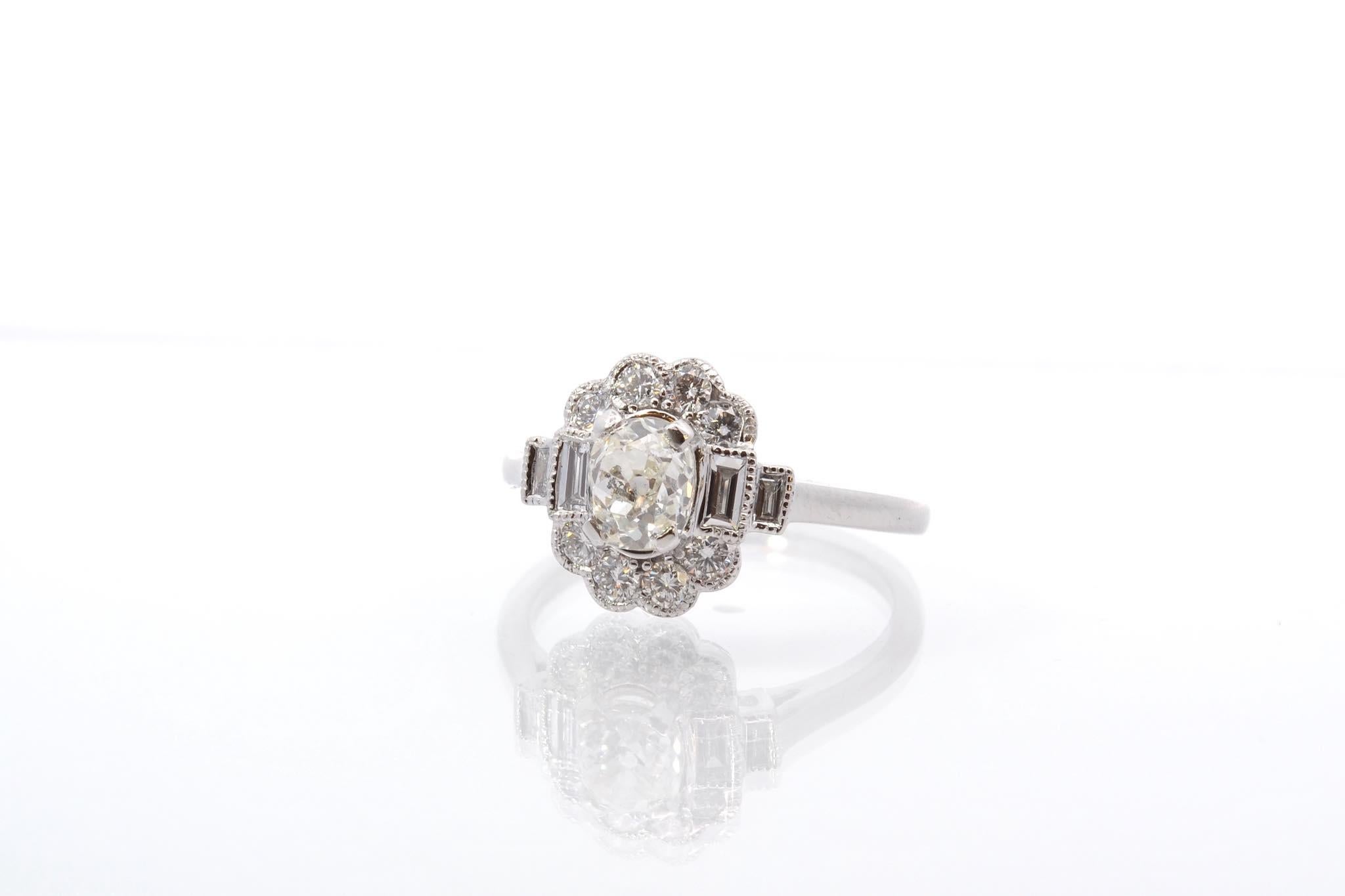 Diamonds ring in 18k white gold In Good Condition For Sale In PARIS, FR