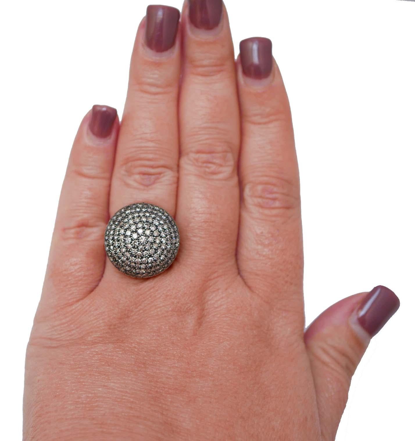 Taglio misto Anello con diamanti, oro rosa e argento. in vendita