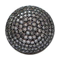 Anello con diamanti, oro rosa e argento.