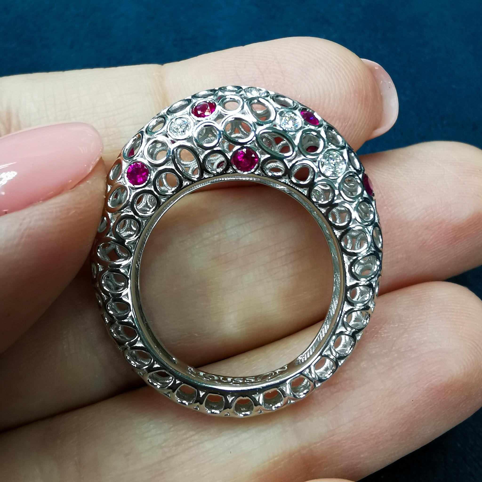 Diamonds Rubies 18 Karat White Gold Bubble Ring In New Condition For Sale In Bangkok, TH