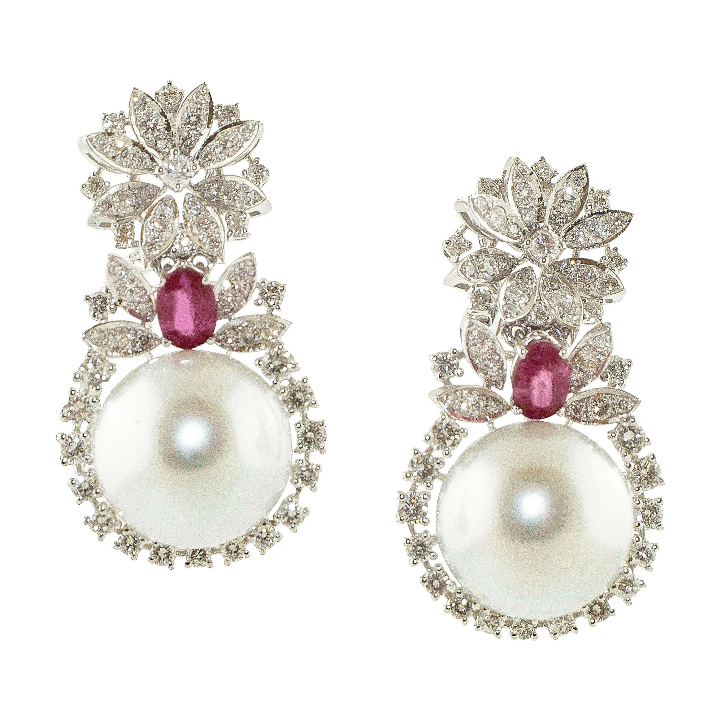 Diamanten, Rubine, Perlen, 18 Karat Weißgold Mode-Ohrringe