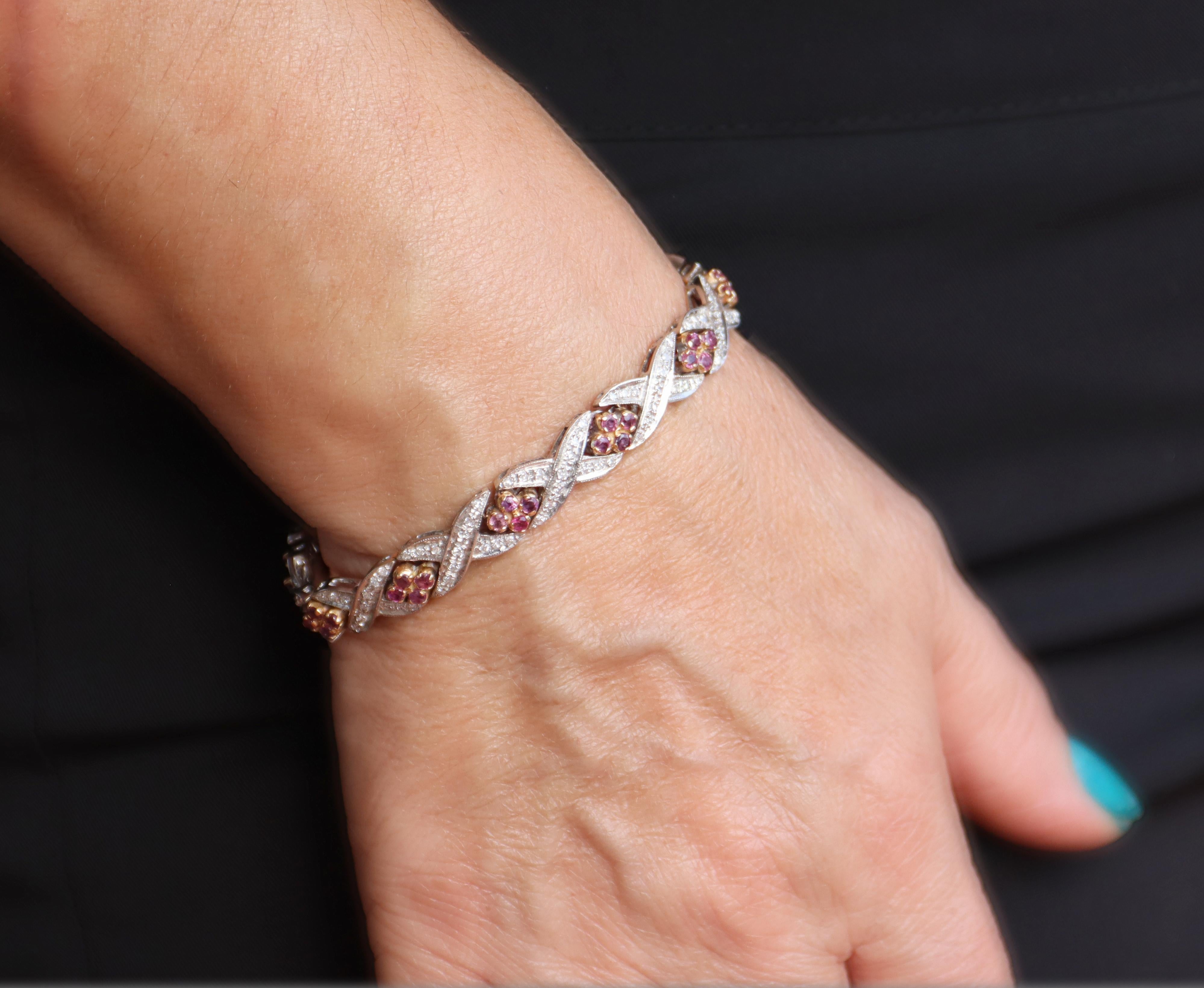 Bracelet rétro en or jaune et blanc 18 carats avec diamants et rubis en vente 3