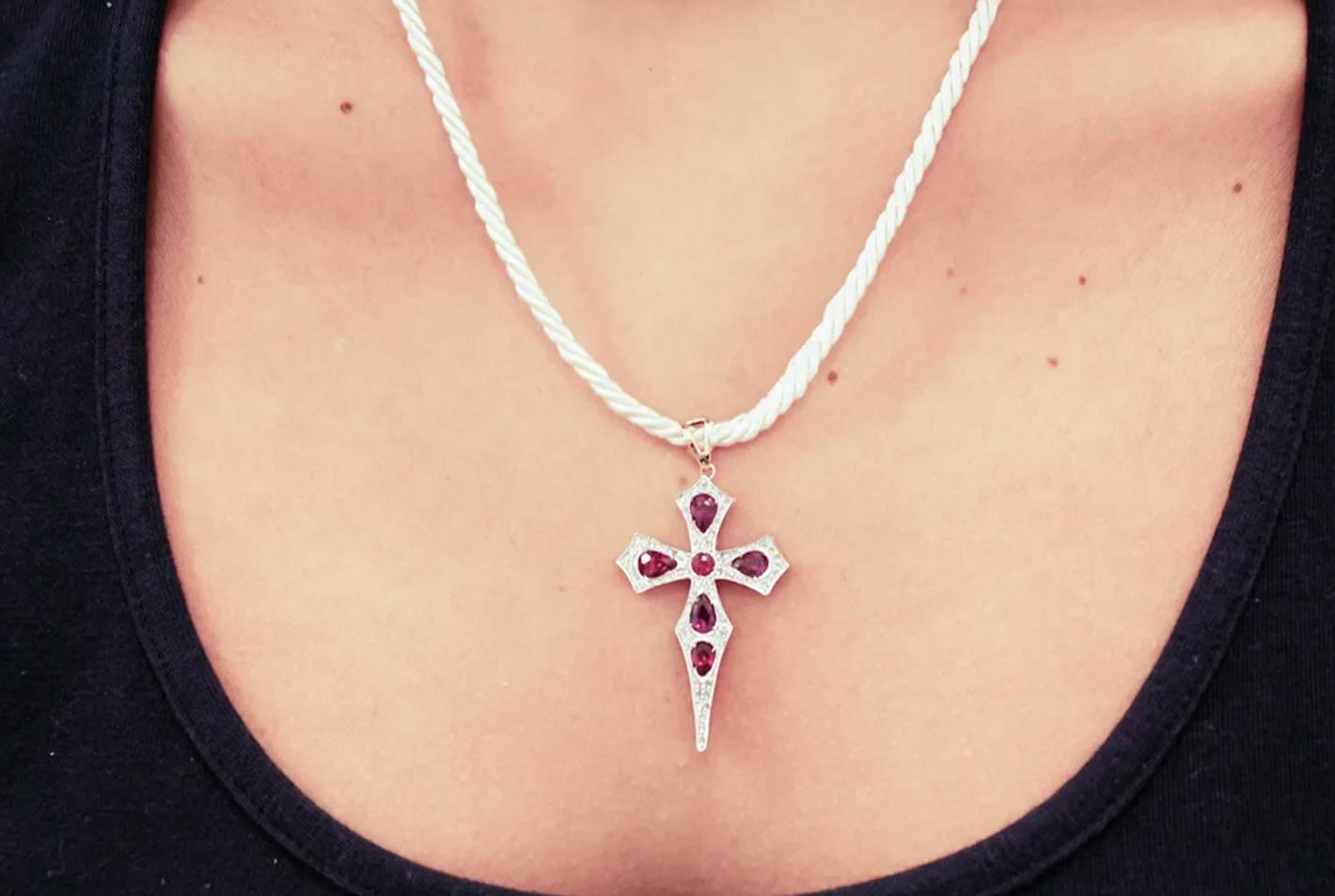 Diamonds, Rubies, 9 Karat Rose Gold and Silver Cross Pendant In Good Condition In Marcianise, Marcianise (CE)