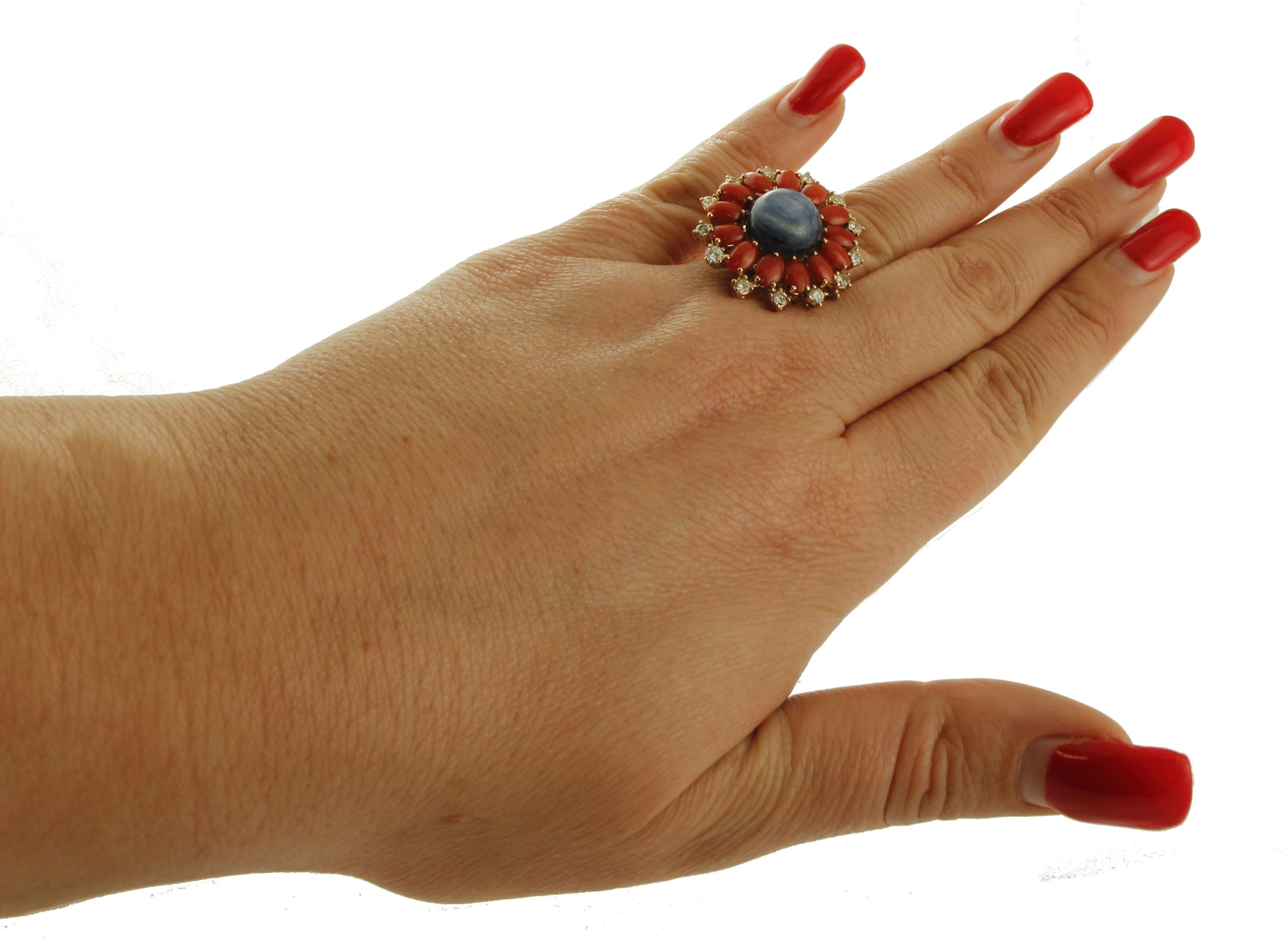 Diamonds, Oval Shape Red Corals, Kyanite, 14 Karat Rose Gold Flower Ring In Good Condition For Sale In Marcianise, Marcianise (CE)