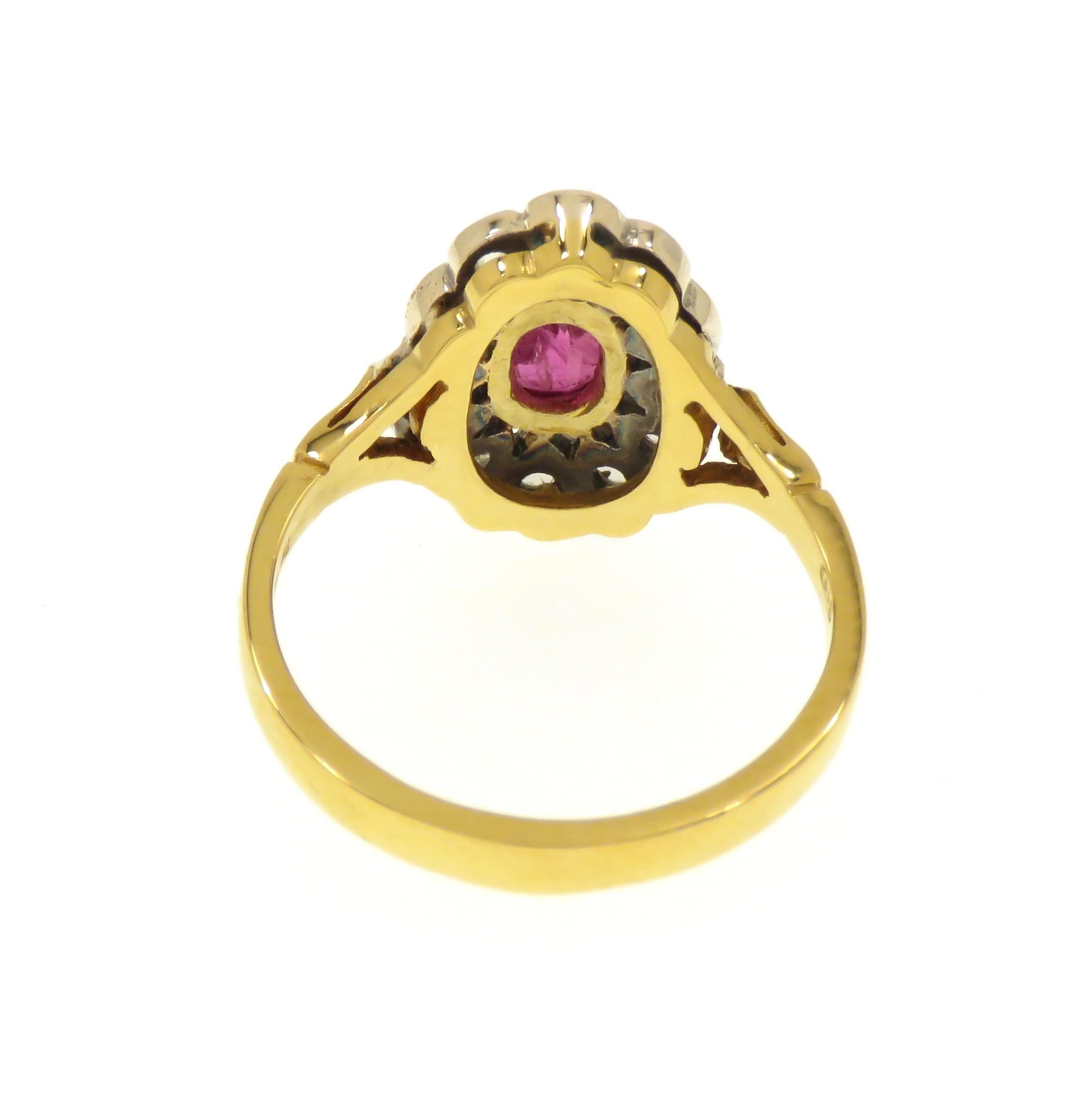 Diamantes Rubí 18 Quilates Oro Amarillo Plata Anillo Racimo Vintage Hecho a Mano en venta 8