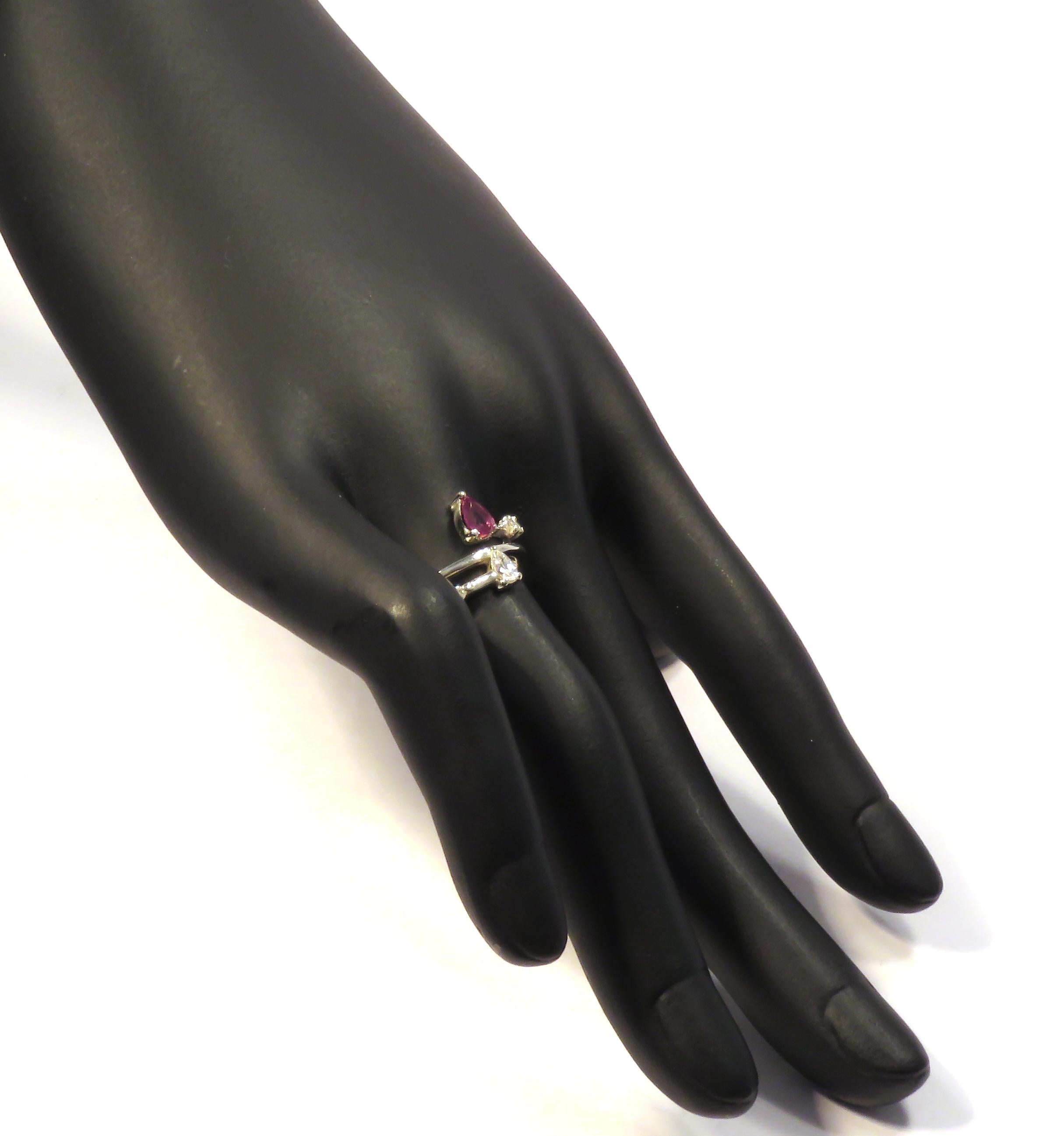 Contemporary Diamonds Ruby 9 Karat White Gold Band Ring Handcrafted in Italy For Sale