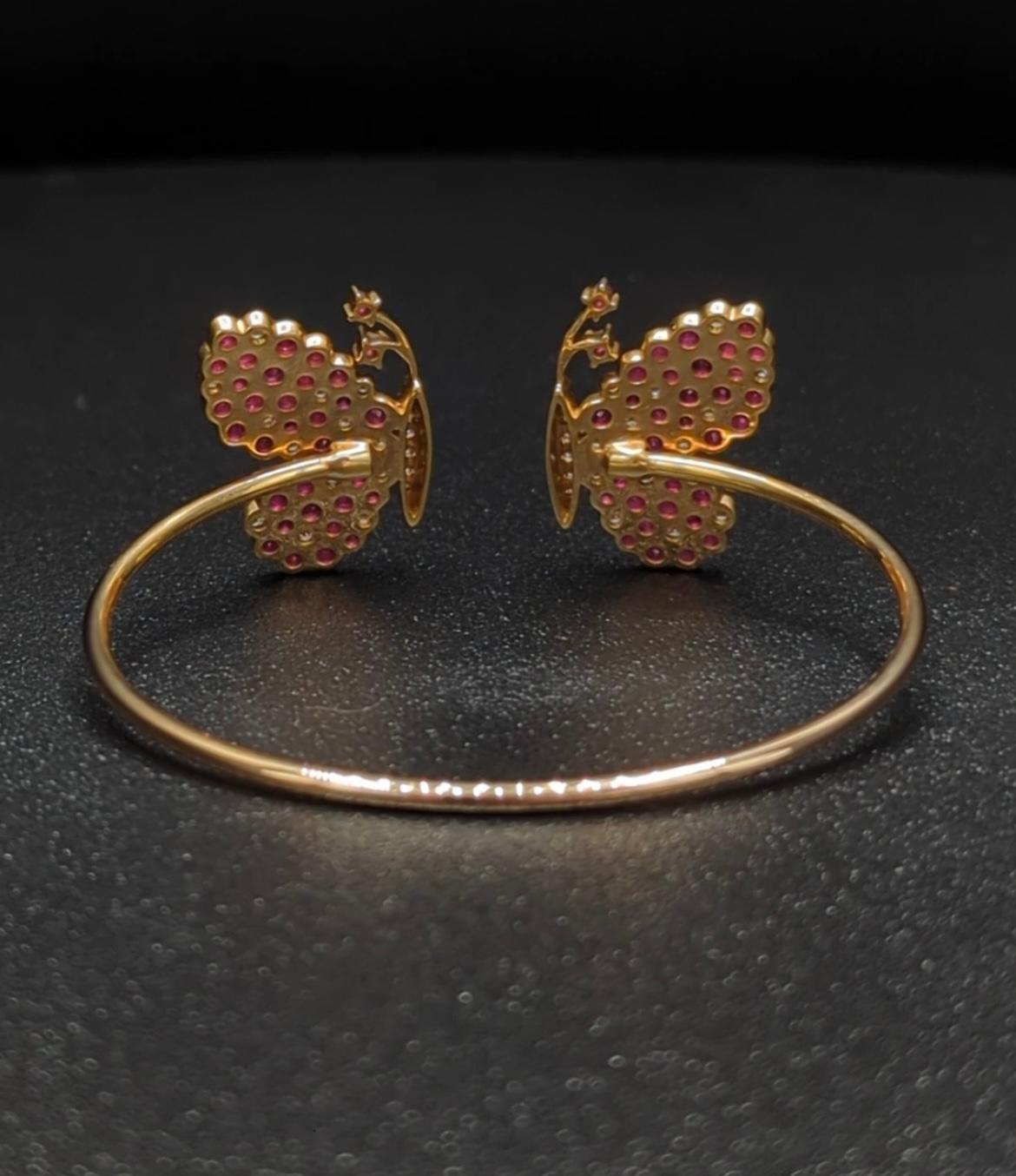 Diamonds, Rubys  & 18K  Rose Gold Butterfly Bracelet In New Condition For Sale In Bilbao, ES