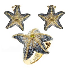Parure de bagues et boucles d'oreilles étoile de mer en or jaune 18 carats avec diamants et saphirs