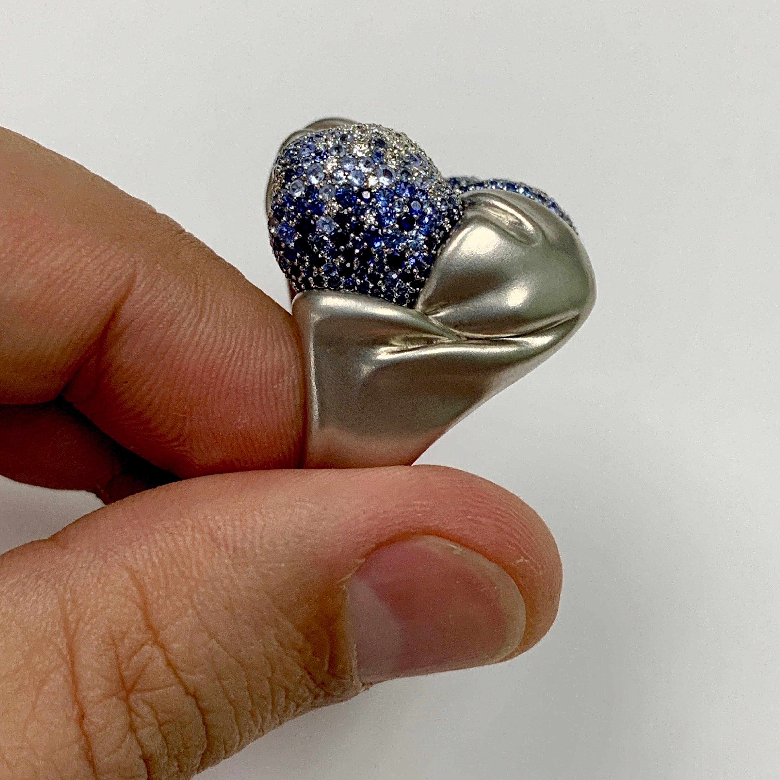 For Sale:  Diamonds Sapphires 18 Karat White Gold Ring 4