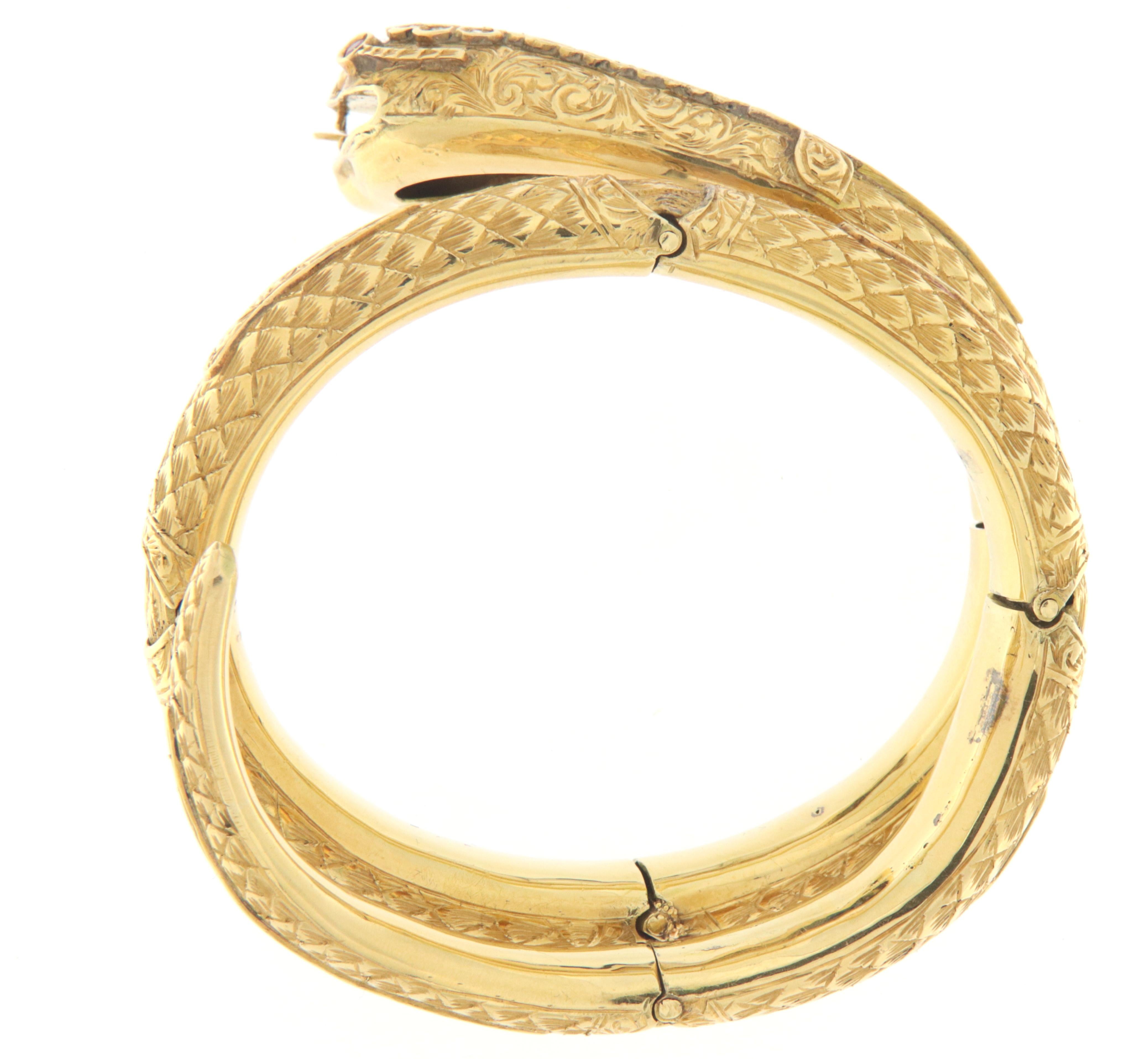 Women's Diamonds Sapphires 18 Karat Yellow Gold Snake Bangle Bracelet For Sale