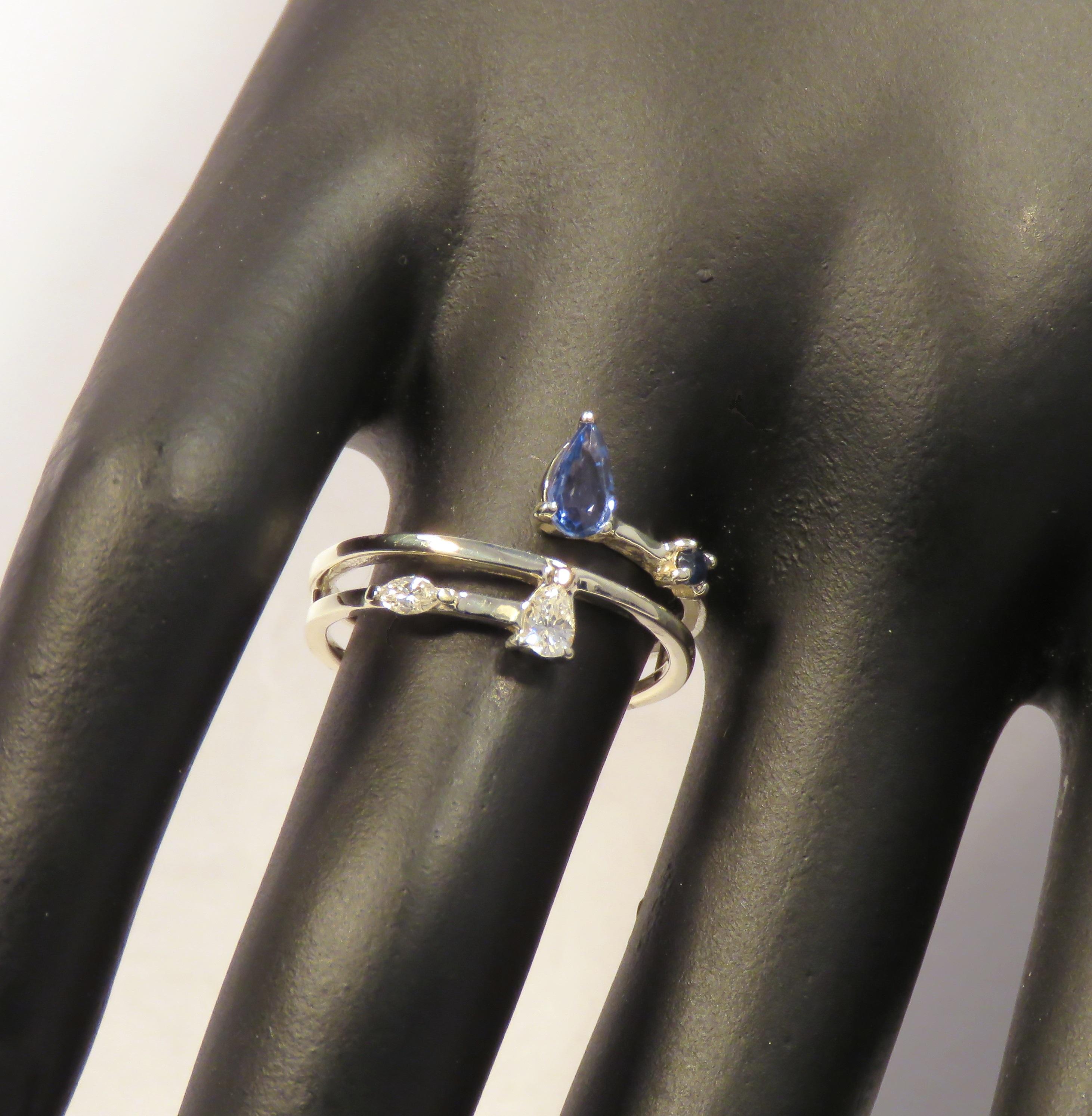 Diamonds Sapphires 9 Karat White Gold Band Ring Handcrafted in Italy In New Condition For Sale In Milano, IT