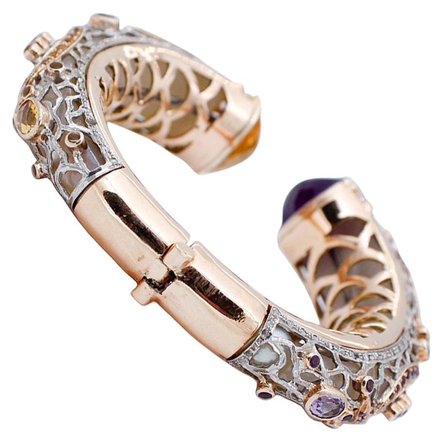 Armband aus 9 Karat Gold und Silber mit Diamanten, Saphiren, Amethysten und Topas und weißem Stein (Gemischter Schliff) im Angebot