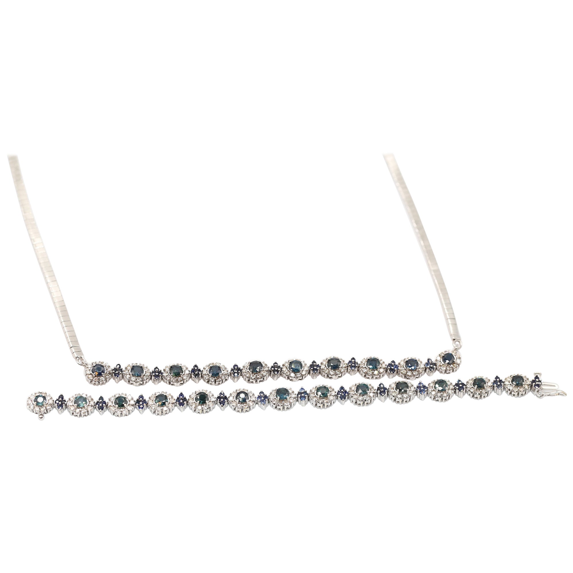 Halskette aus Weißgold mit Diamanten und Saphiren in Set, 1975 im Angebot