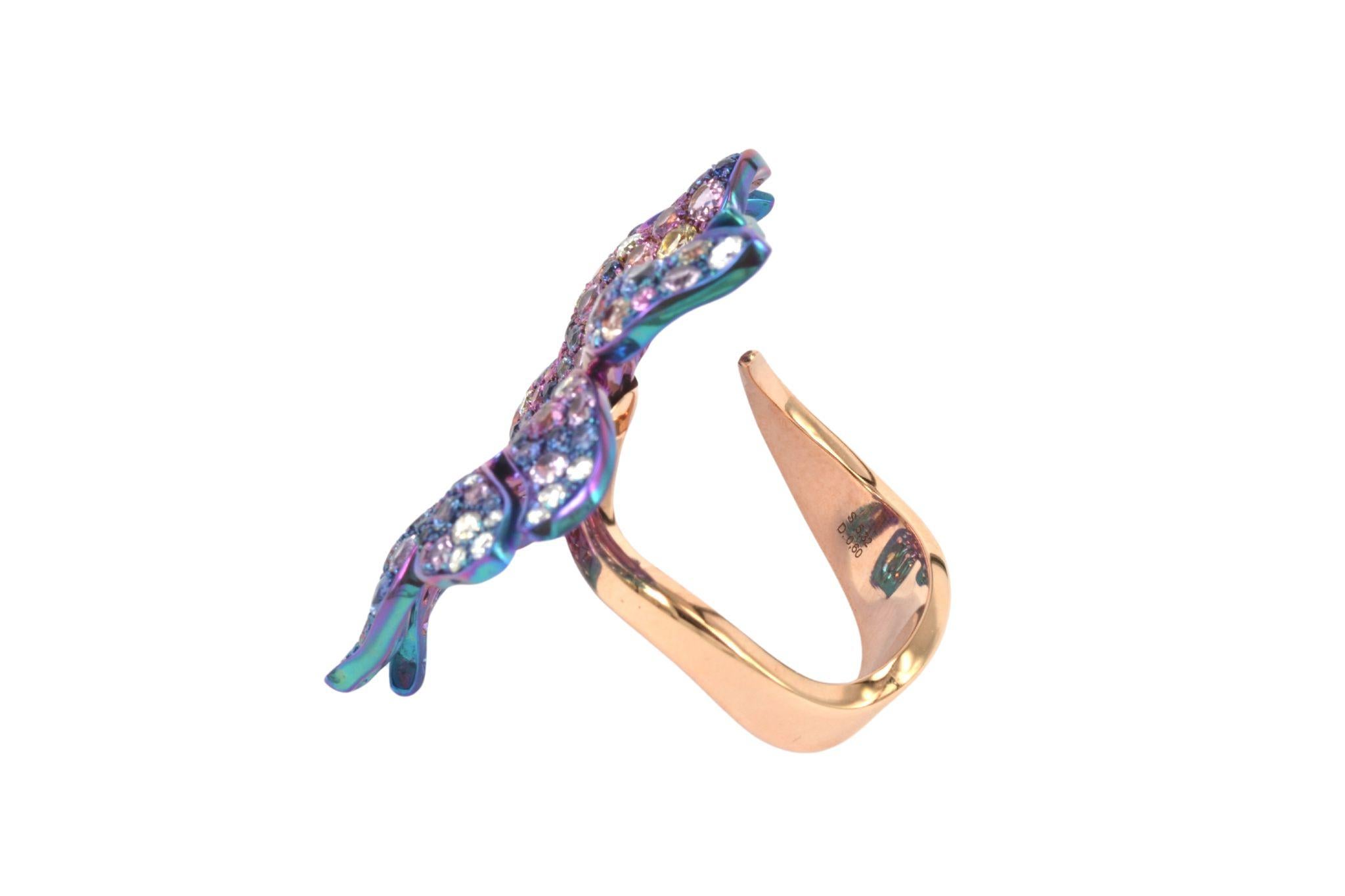 Bague fleur Sakura en or rose 18 carats, diamants, saphirs 0,60 carat et titane en vente 5
