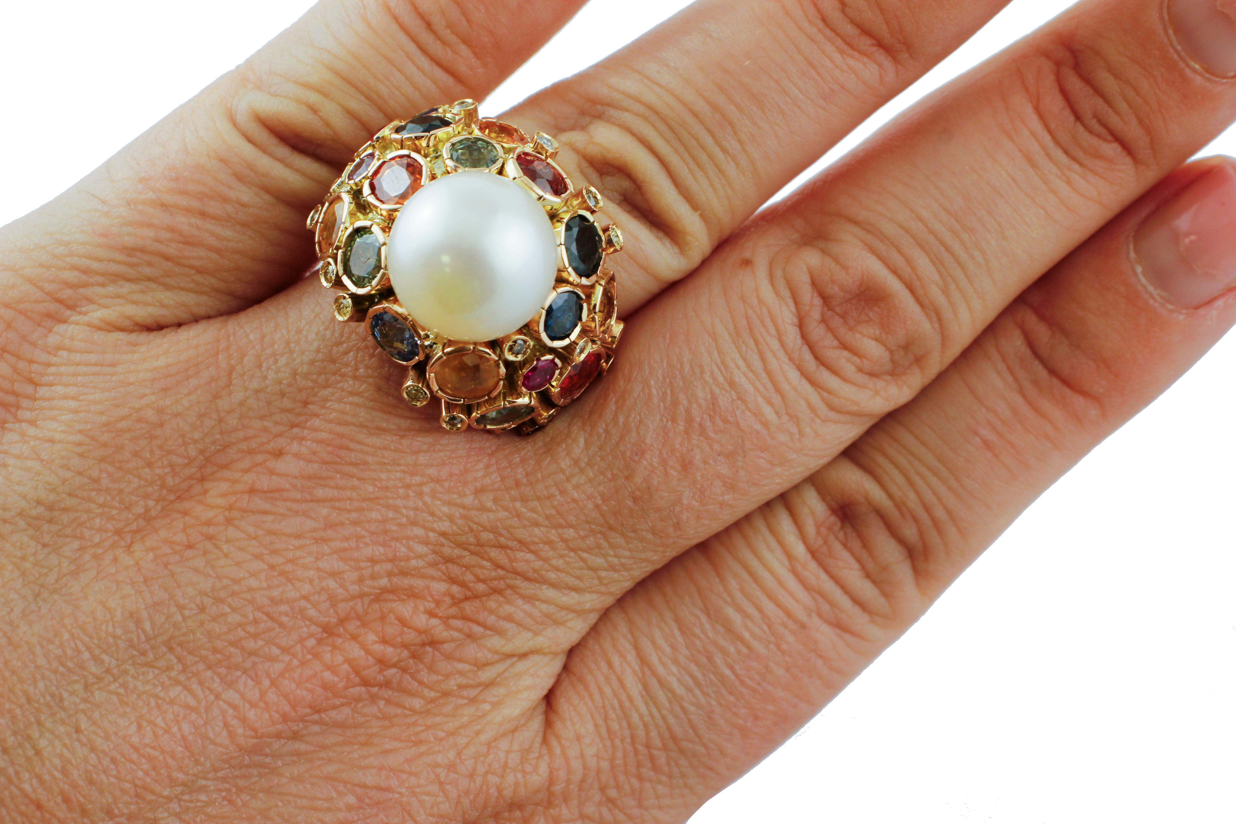 Diamonds, Sapphires, South Sea Pearl, 14 Karat Yellow Gold Vintage Ring For Sale 1
