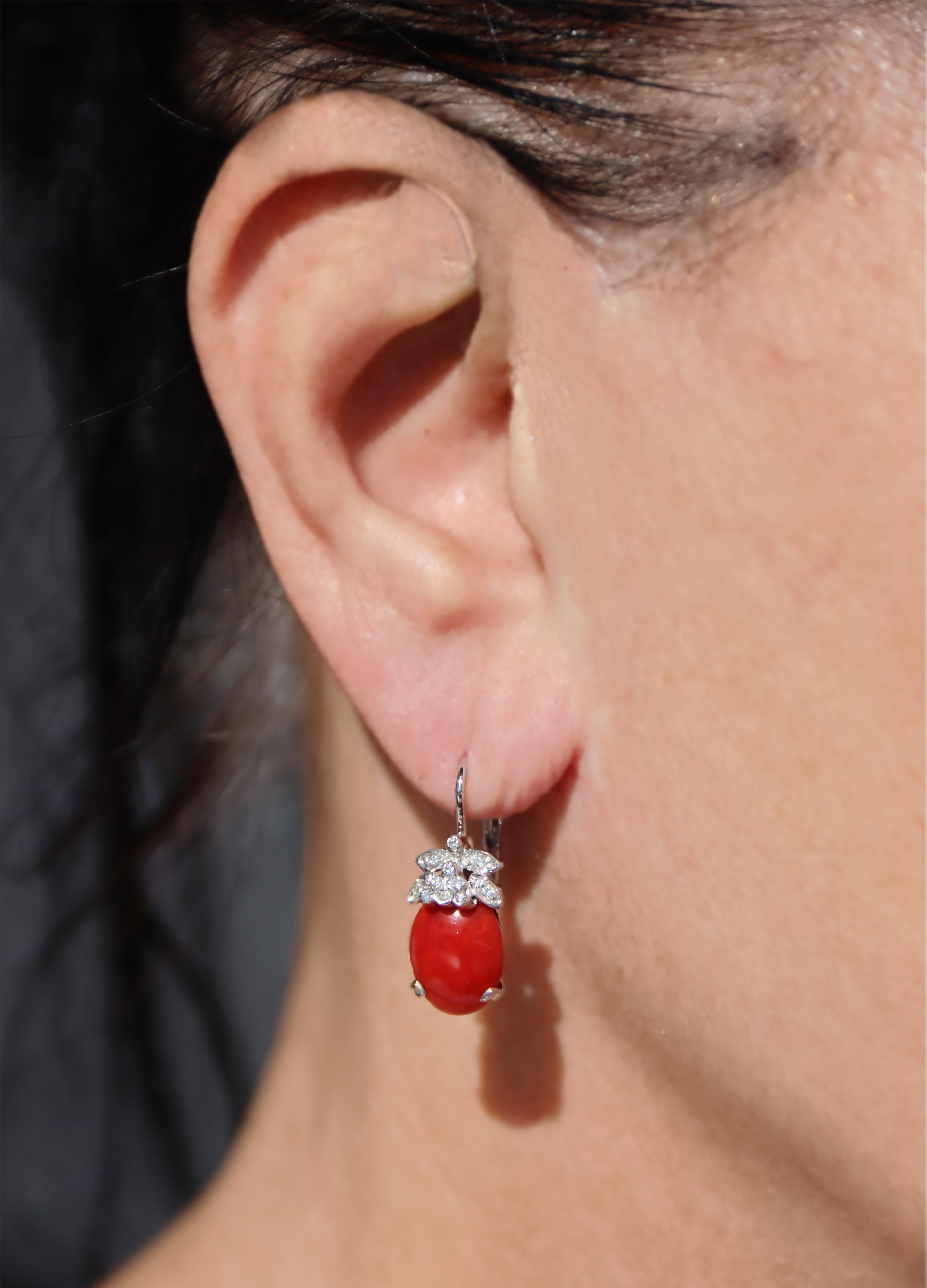 Diamantes Coral de Cerdeña Pendientes de clip de oro blanco de 18 kt en venta 4