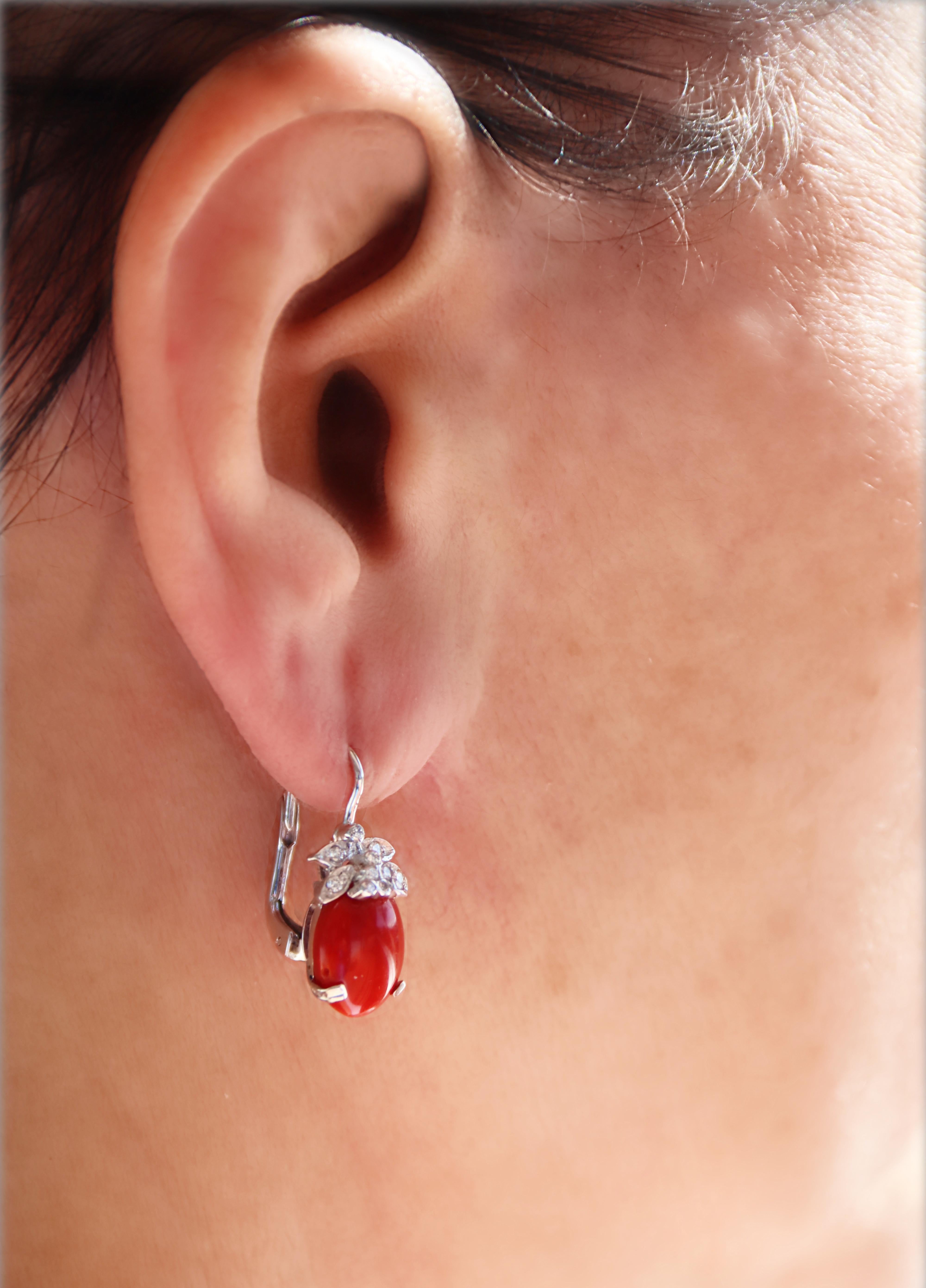 Diamantes Coral de Cerdeña Pendientes de clip de oro blanco de 18 kt en venta 1