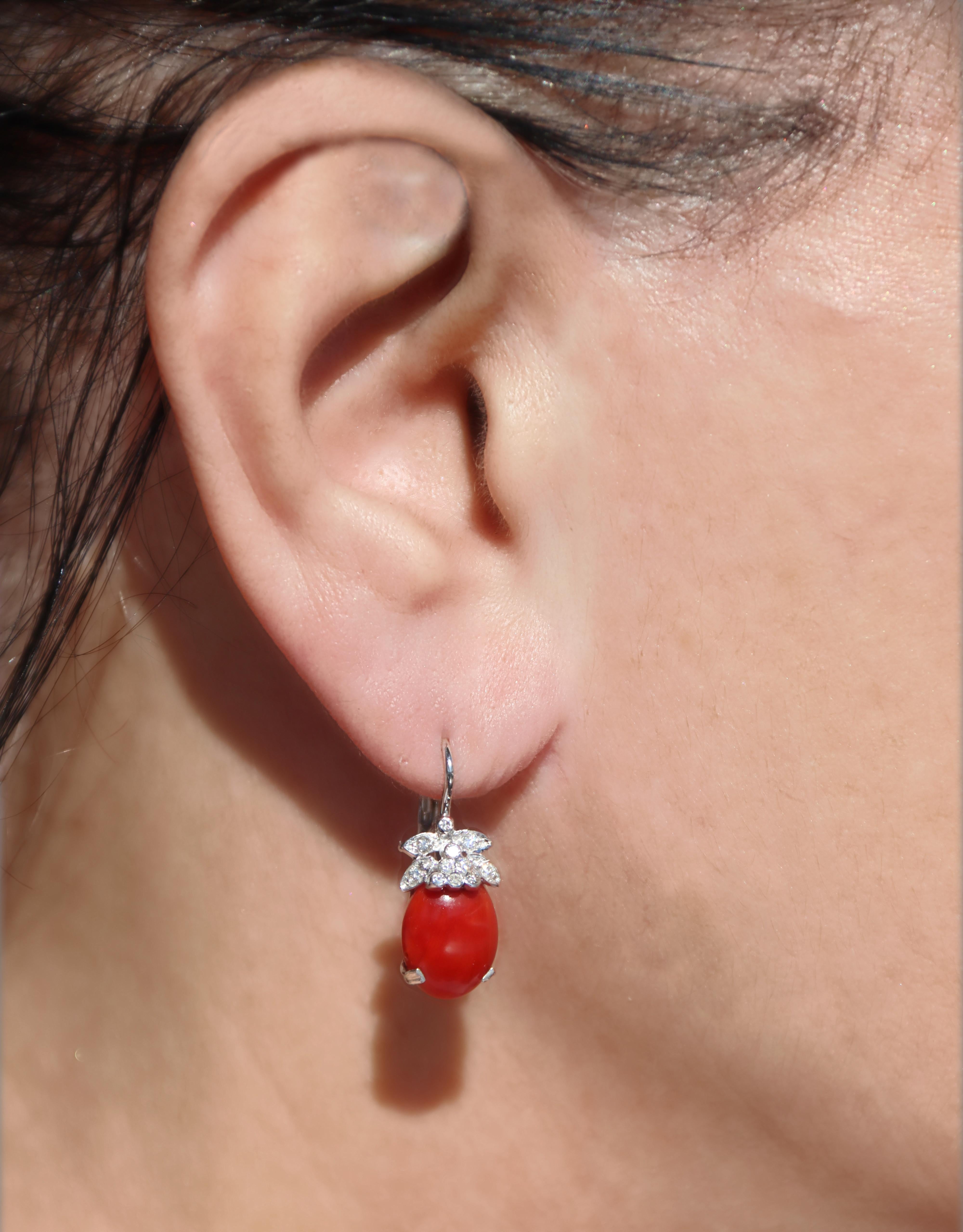 Diamantes Coral de Cerdeña Pendientes de clip de oro blanco de 18 kt en venta 3