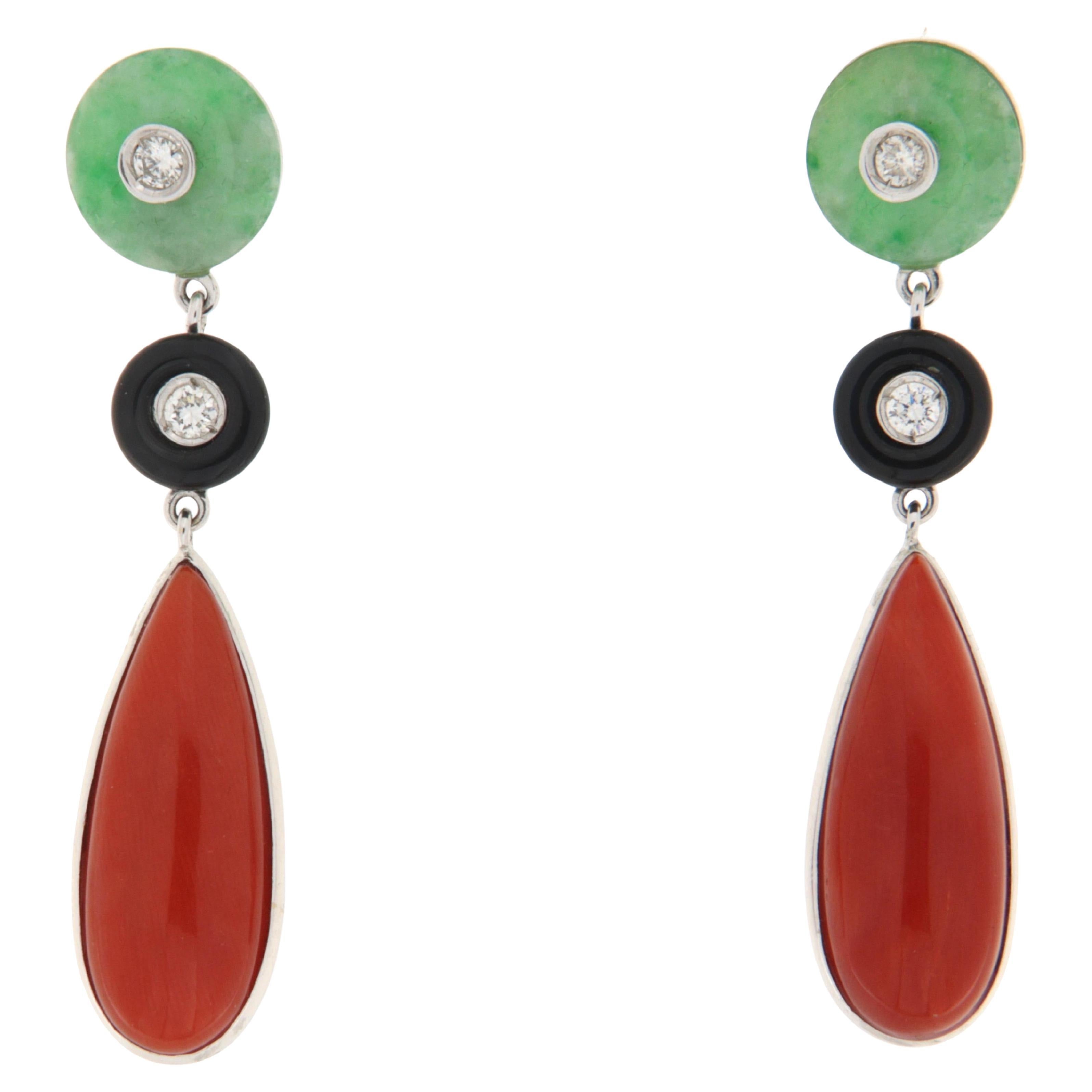 Diamants Boucles d'oreilles pendantes en or blanc 18 carats Jade Onyx Corail de Sardaigne en vente