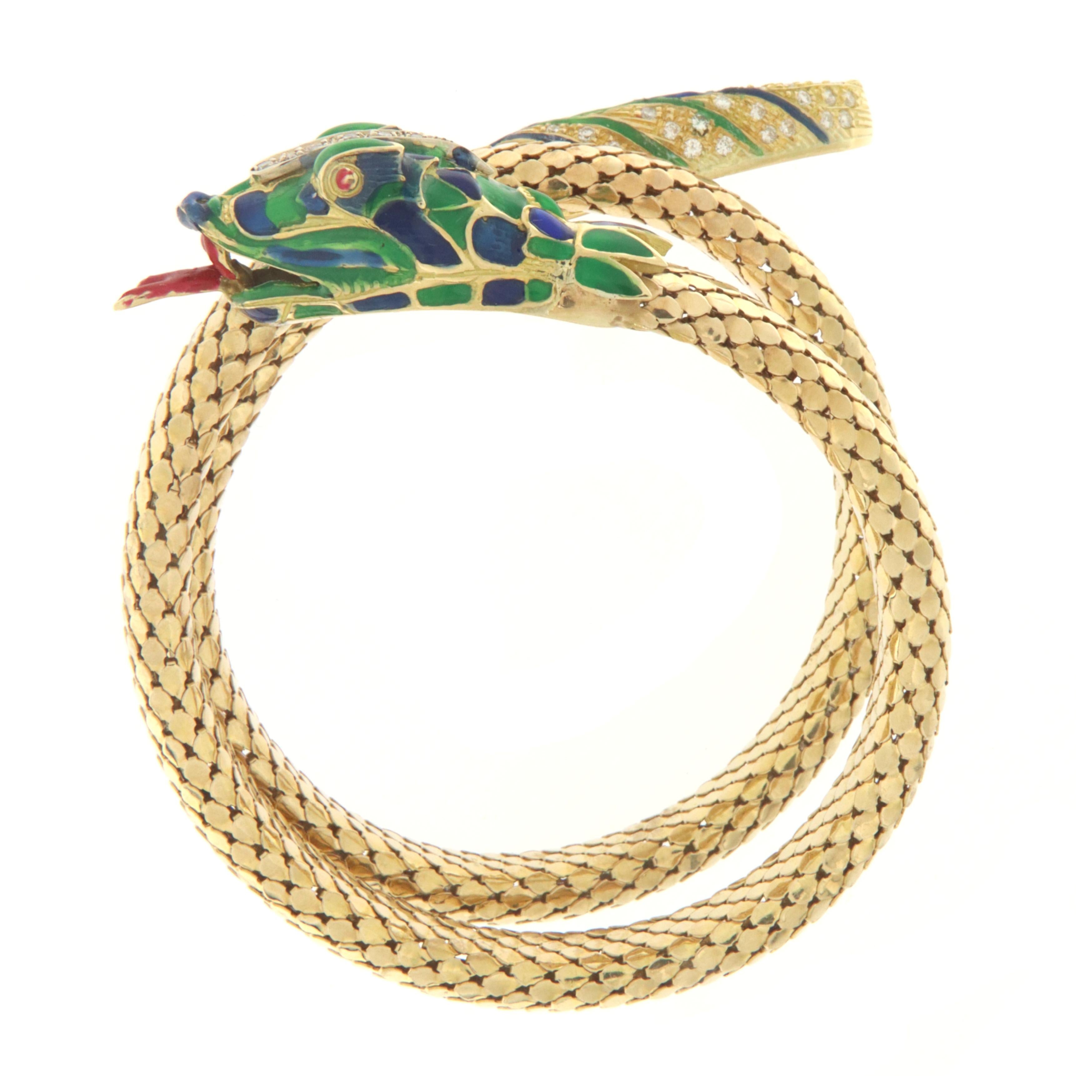 Brilliant Cut Diamonds Snake 18 Karat Yellow Gold Bangle Bracelet For Sale