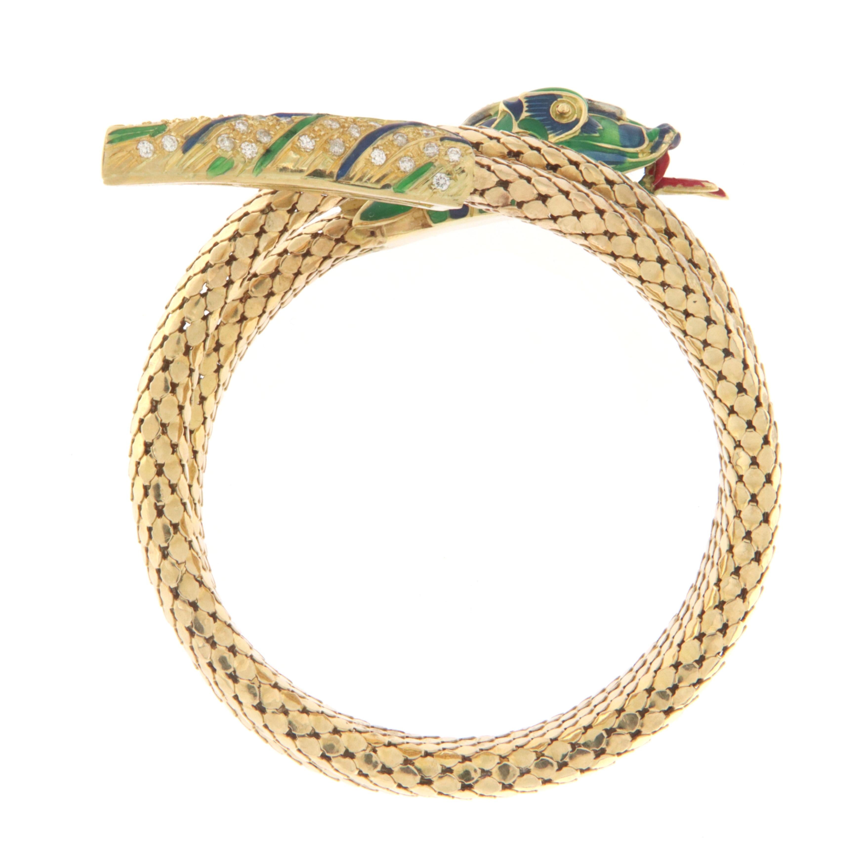 Bracelet jonc serpent en or jaune 18 carats et diamants Neuf - En vente à Marcianise, IT