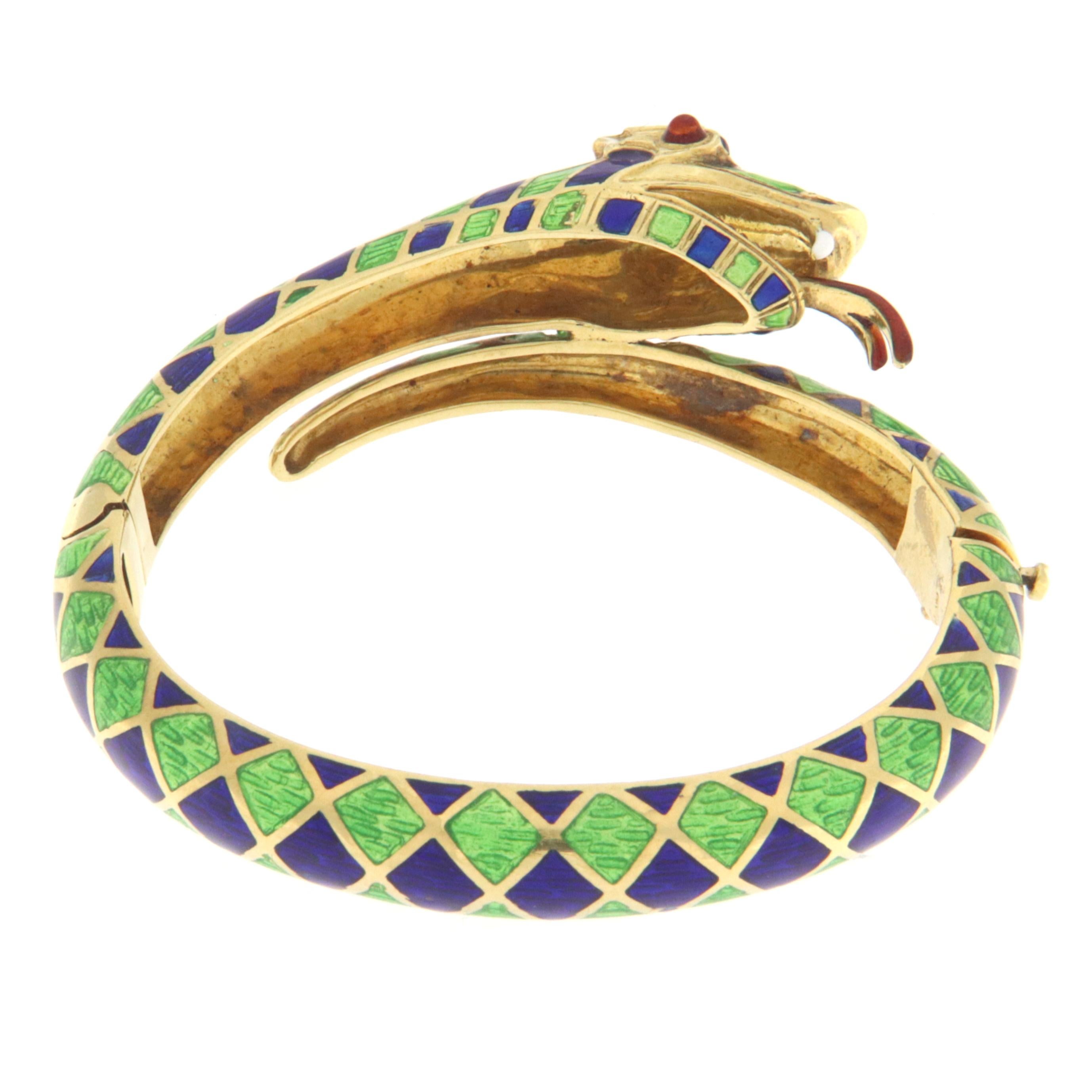 Diamonds Snake 18 Karat Yellow Gold Bangle Bracelet For Sale 2
