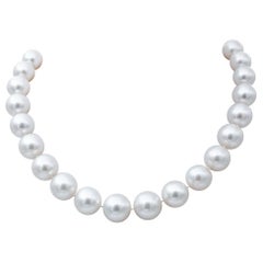Retro Diamonds, South-Sea  Pearls, 18 Karat White Gold Beaded Necklace