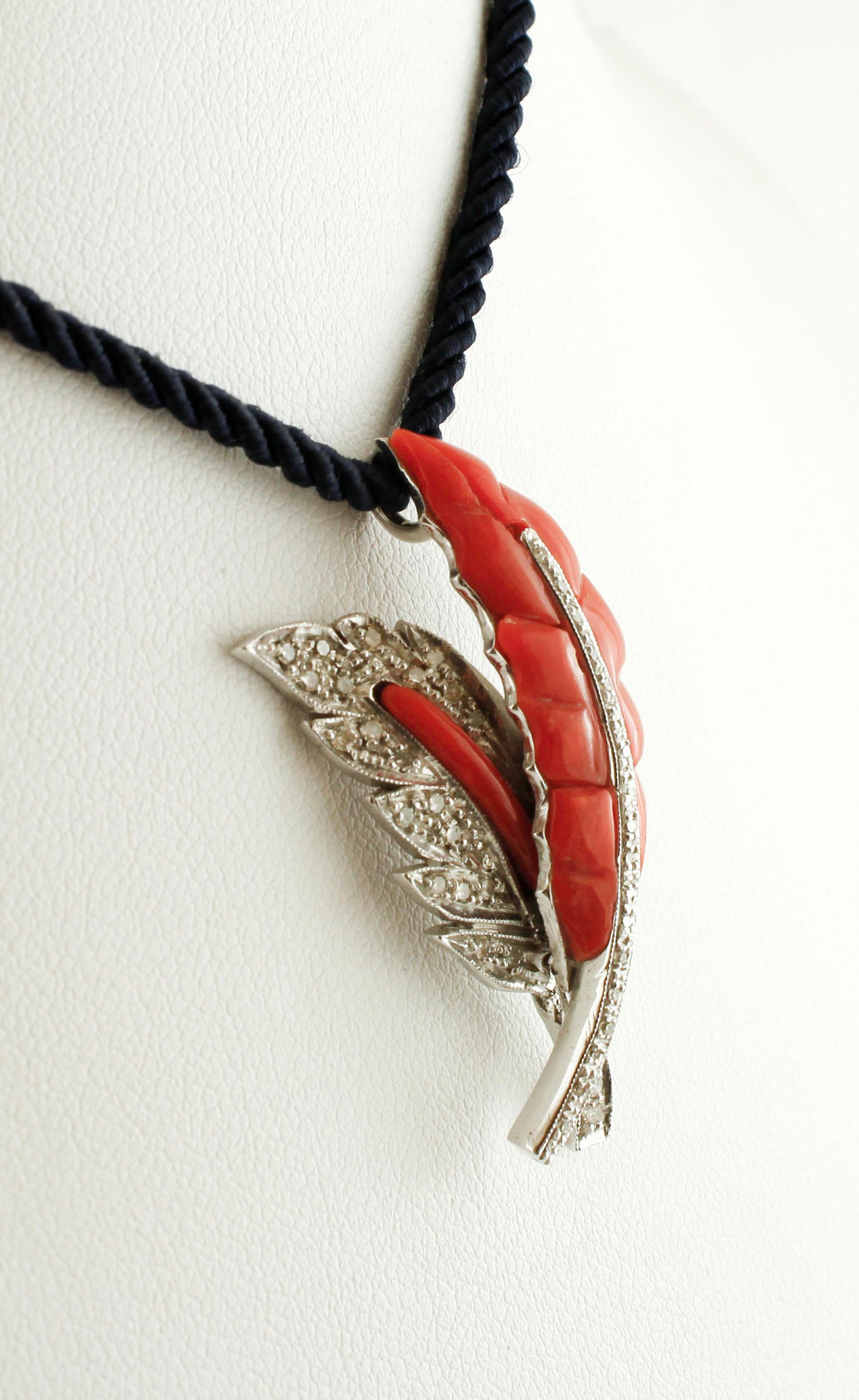 SHIPPING POLICY:
No additional costs will be added to this order.
Shipping costs will be totally covered by the seller (customs duties included).

Fashion pendant necklace with leaves shape created with one coral leaves with diamonds stem, and one