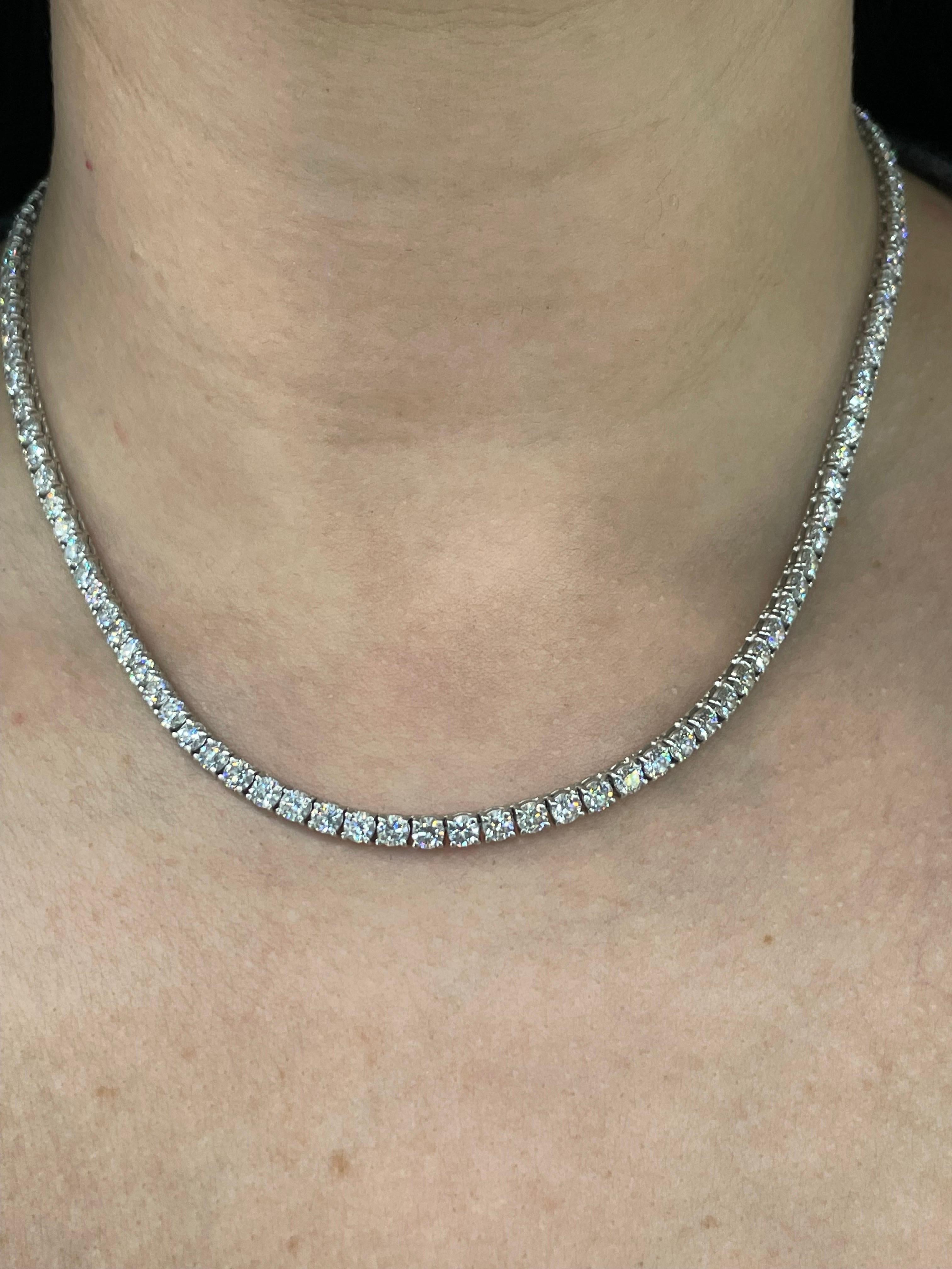 Diamonds Straight Line Necklace 17.25 Carats 14k White Gold 0.15 PTS For Sale 2