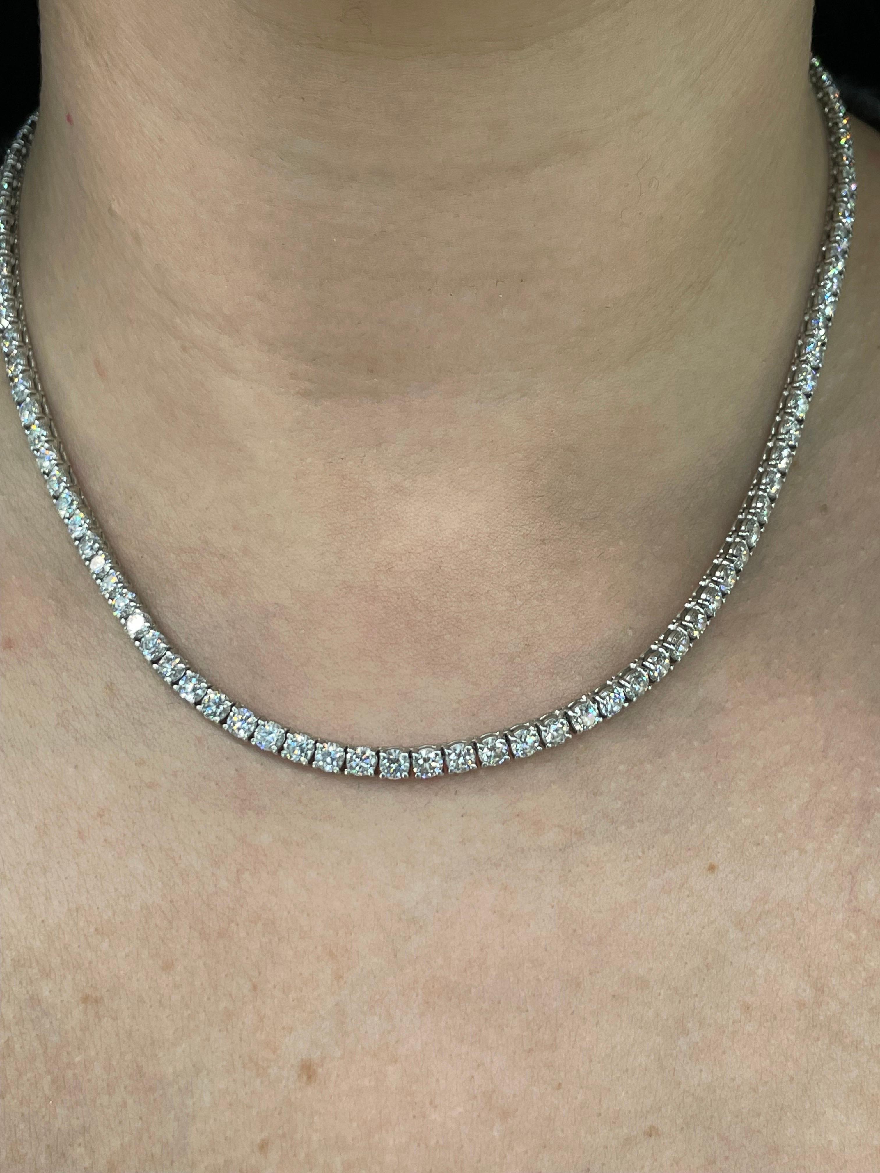 Diamonds Straight Line Necklace 17.25 Carats 14k White Gold 0.15 PTS For Sale 4