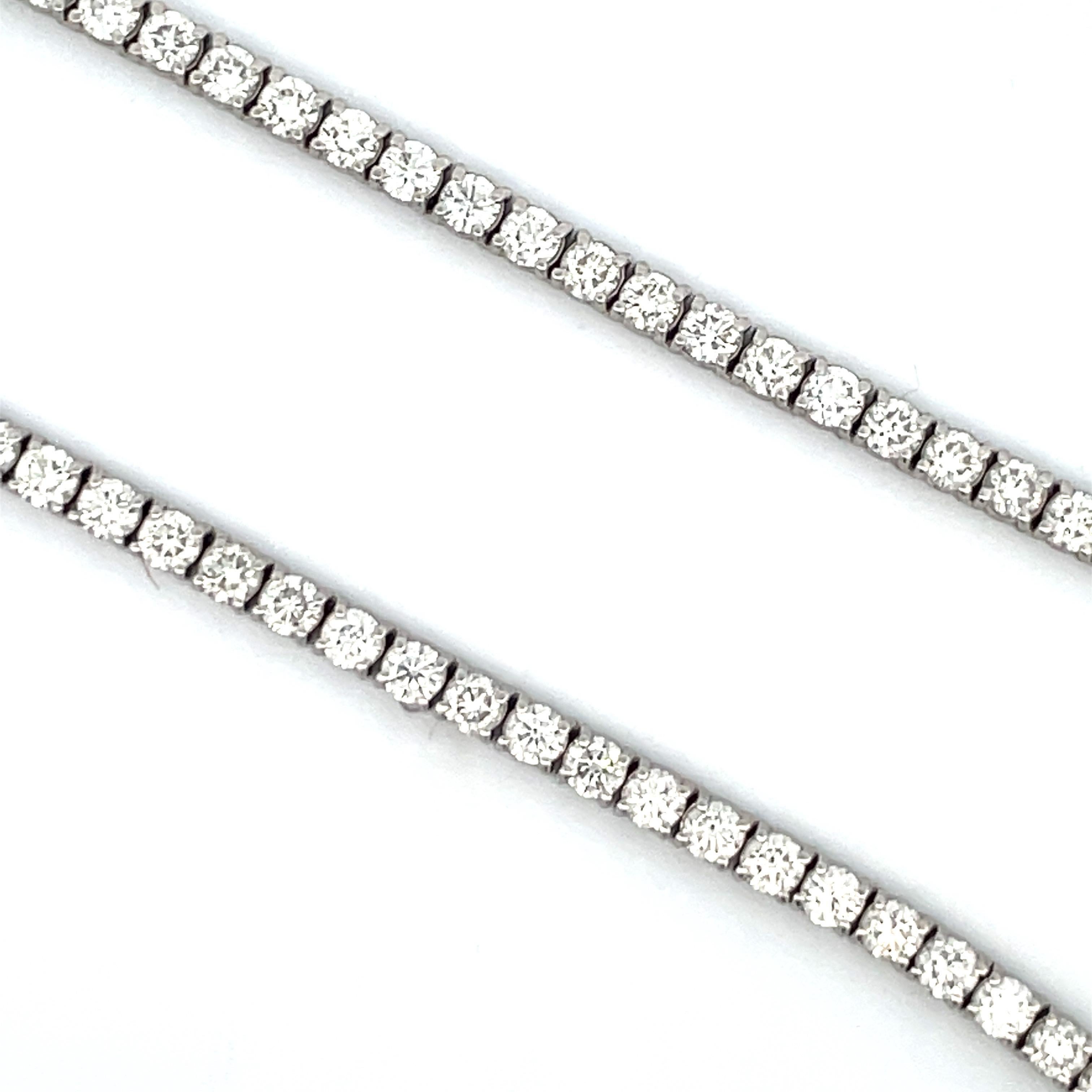 Taille ronde Collier ligne droite de diamants 17.25 Carats Or blanc 14K 0.15 PTS 17 Inches en vente