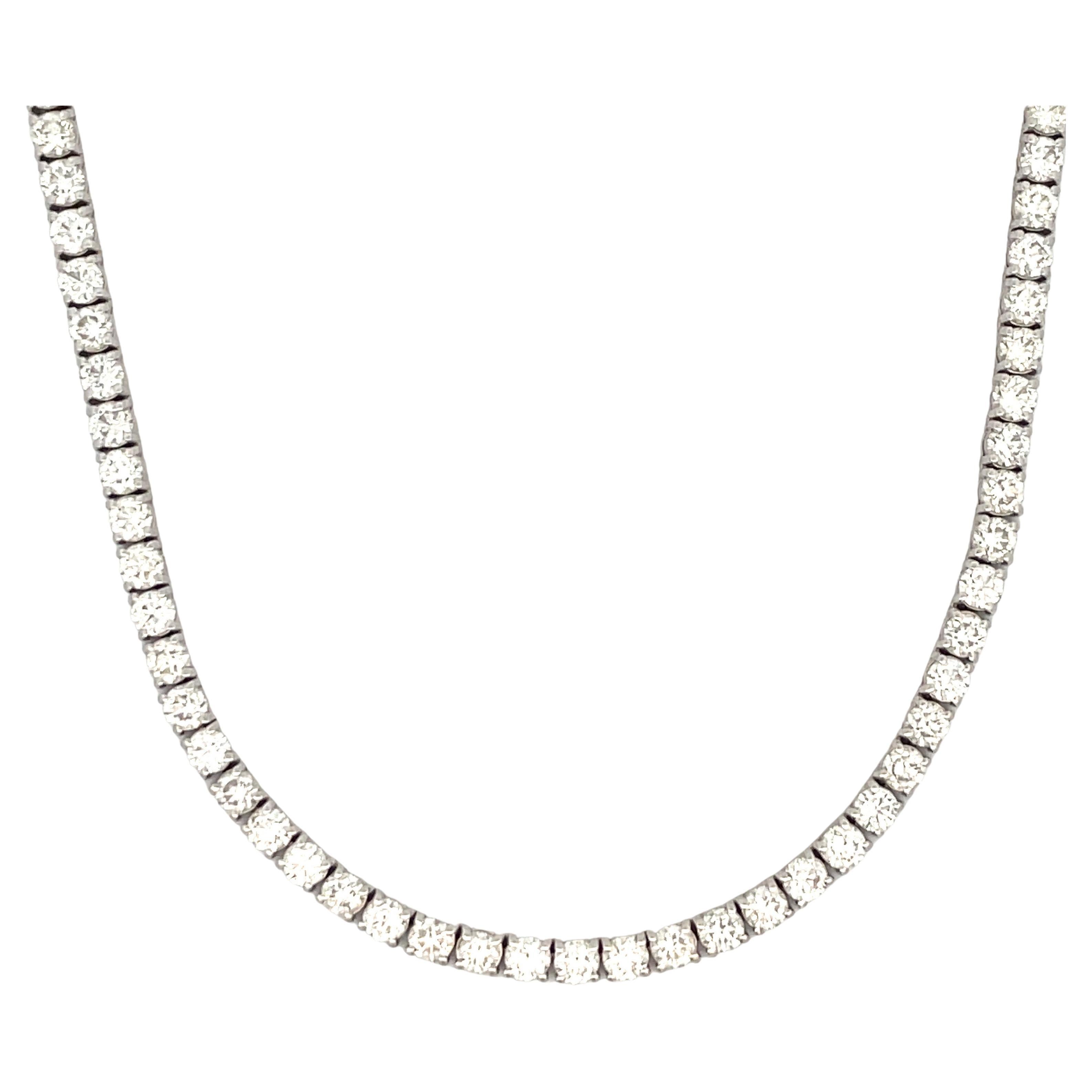 Collier ligne droite de diamants 17.25 Carats Or blanc 14K 0.15 PTS 17 Inches en vente