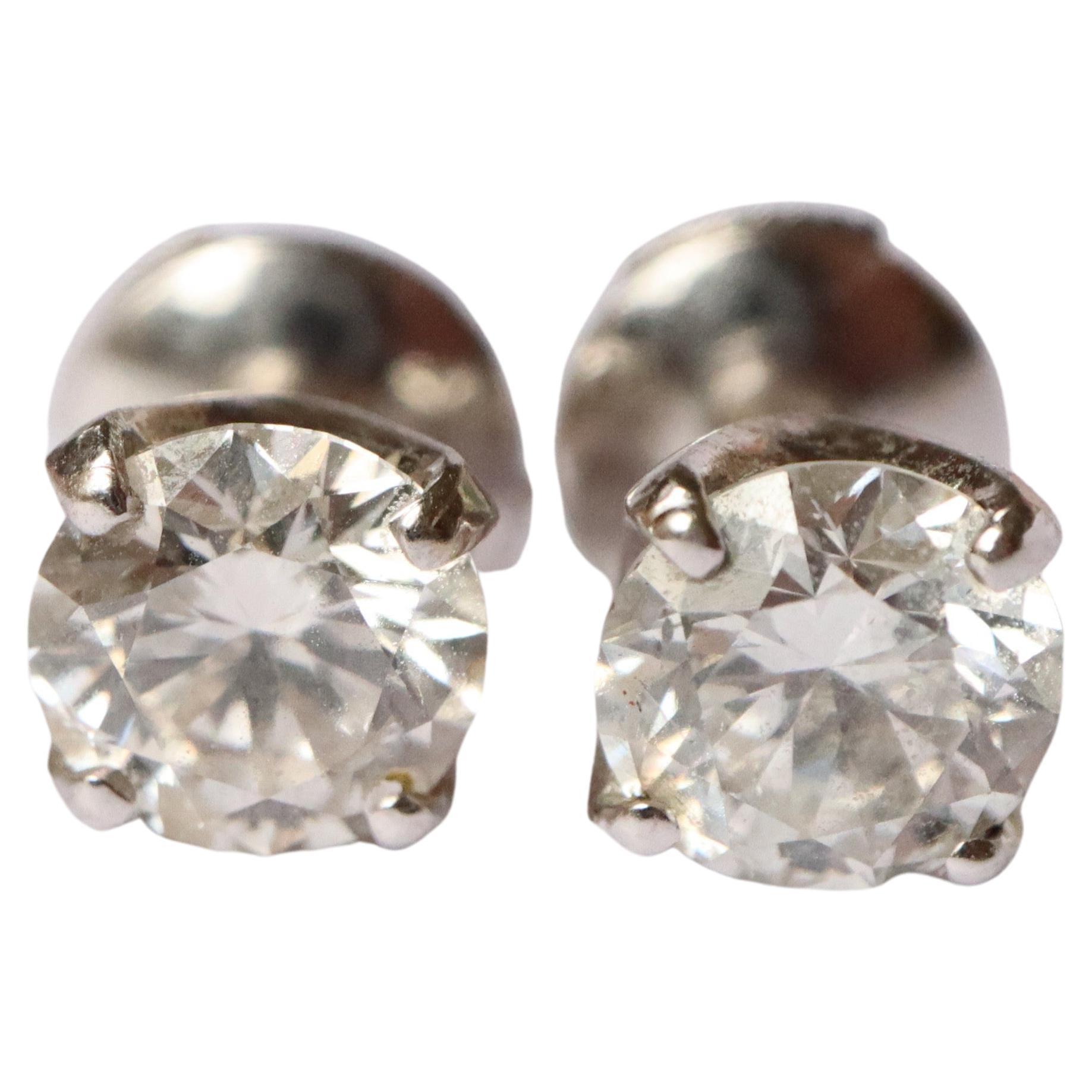 Diamonds Stud Earrings 18 Carat White Gold Set with 1.86 Carats of Diamonds For Sale