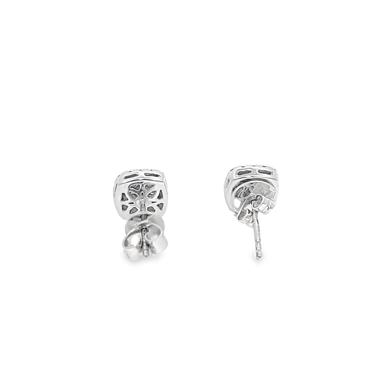 Diamonds Studs Earrings set in 18K White Gold, 0.42 Carat In New Condition For Sale In New York, NY