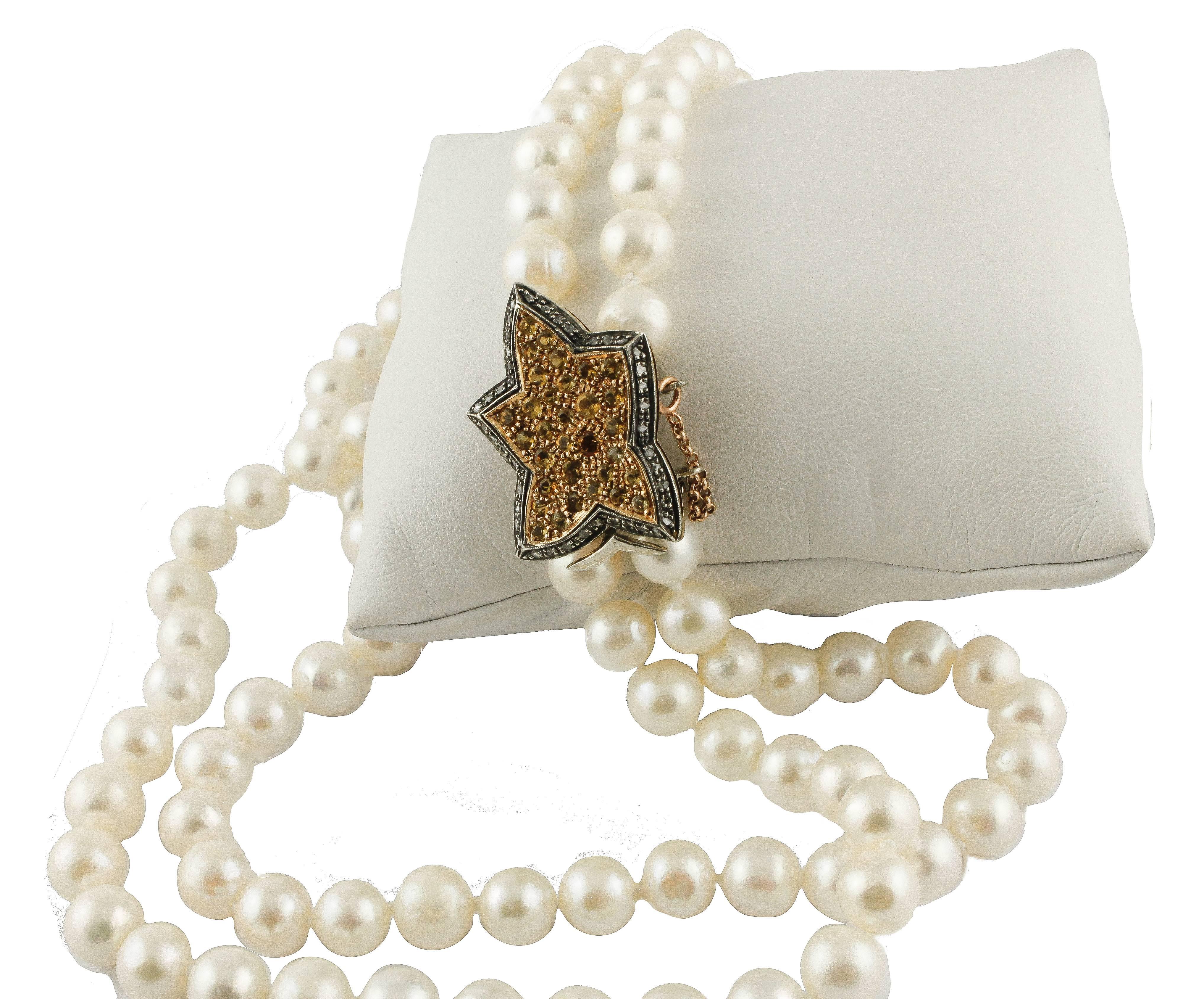 Halskette mit Diamanten, Topas Perlen, Weiß-Roségold und Silberperlen (Rundschliff) im Angebot